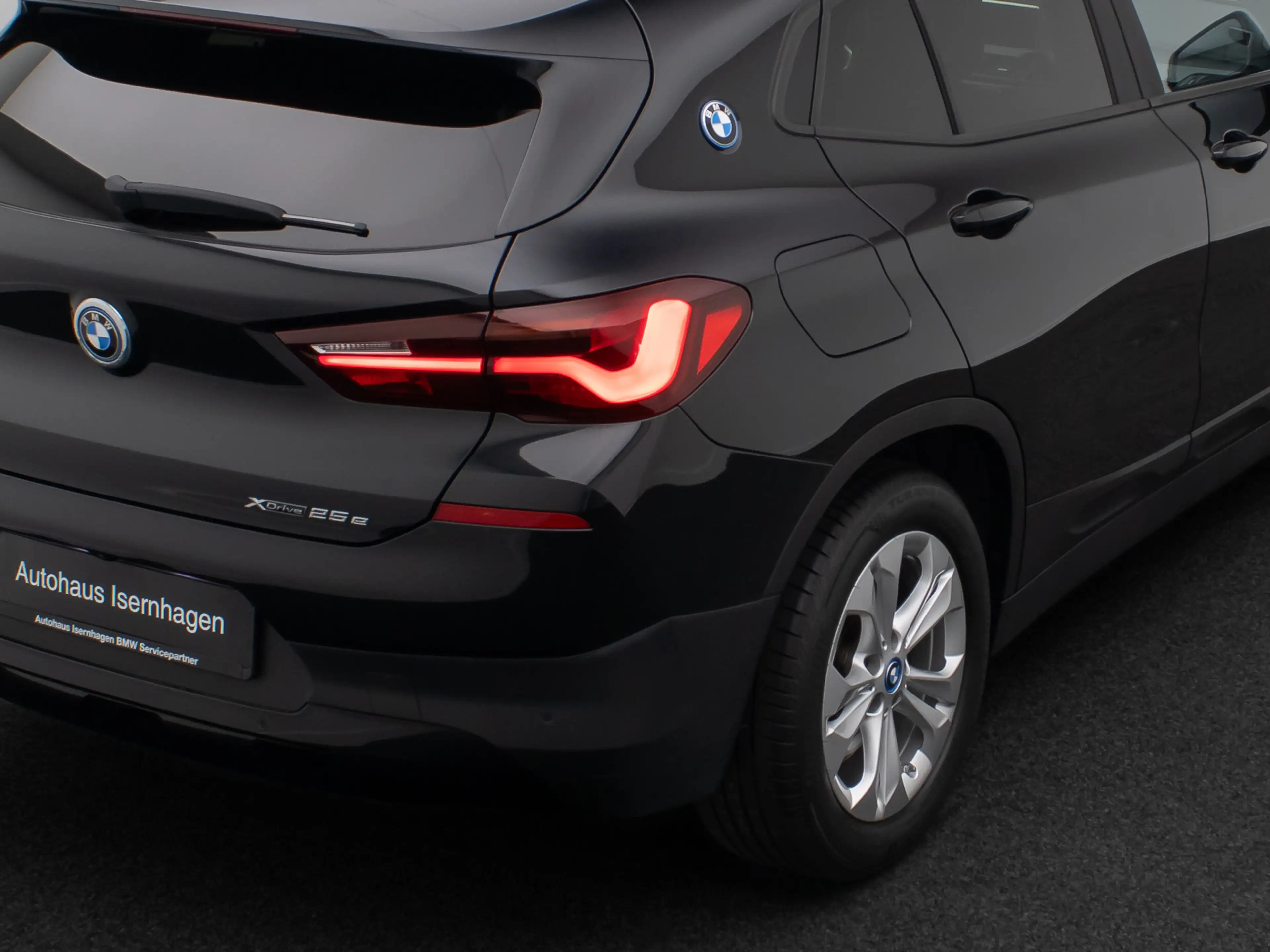 BMW X2 Kamera DAB LED Parkassistent Navi Sport — photo 14