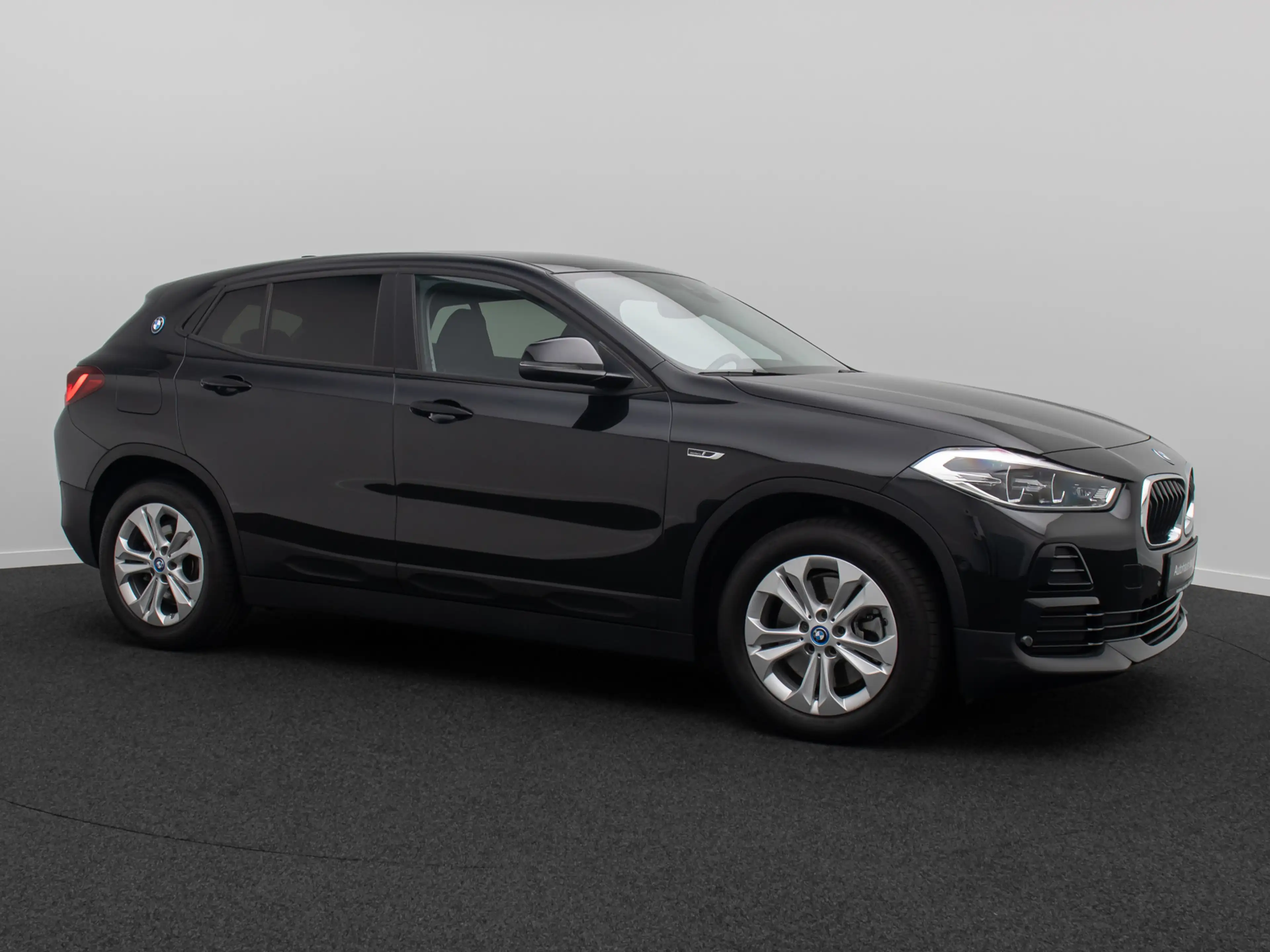 BMW X2 Kamera DAB LED Parkassistent Navi Sport — photo 4