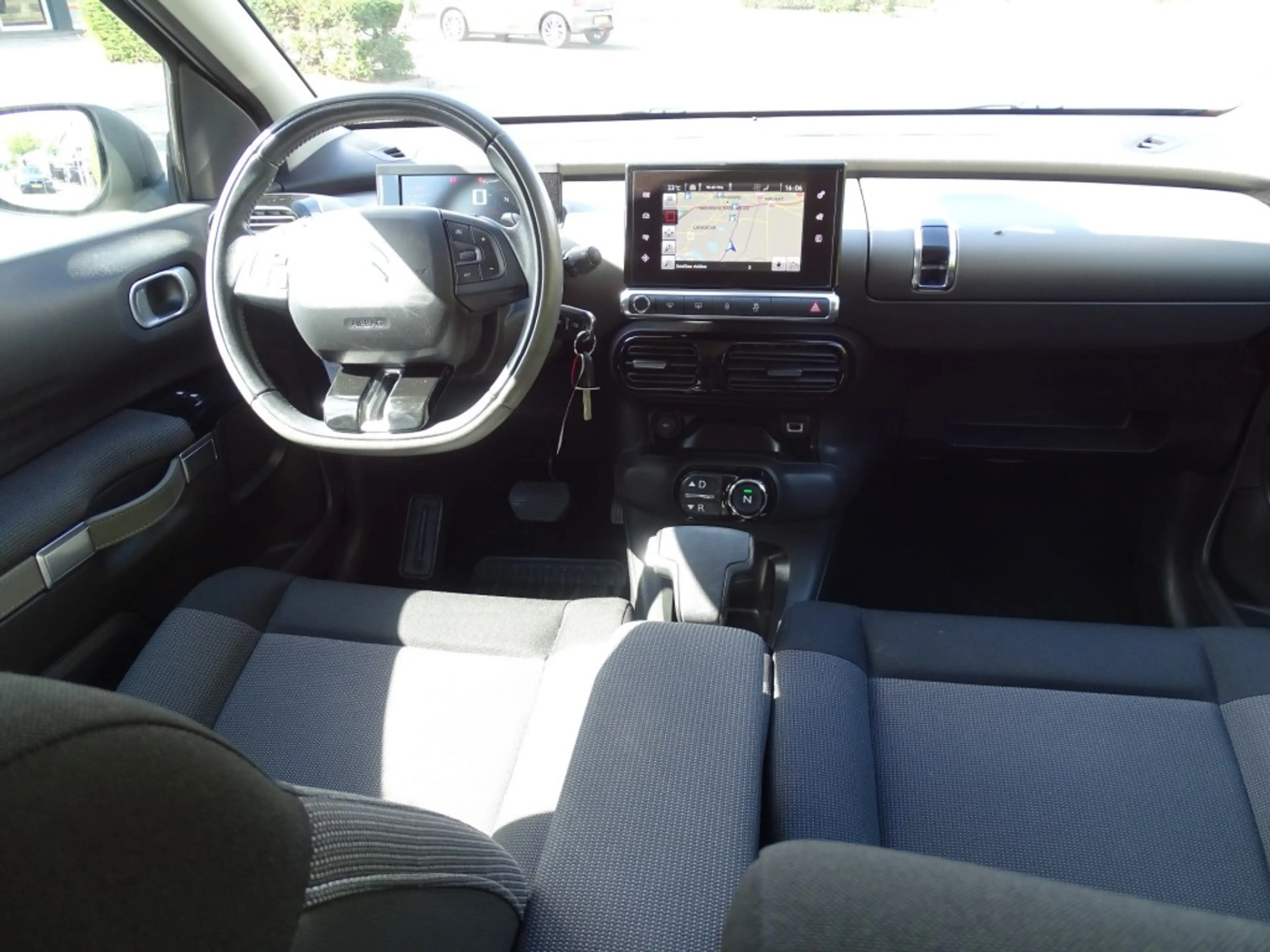 Citroen C4 1.2 PURETECH SHINE-Navi-Cruise-Blth-ARC-ECC — photo 6