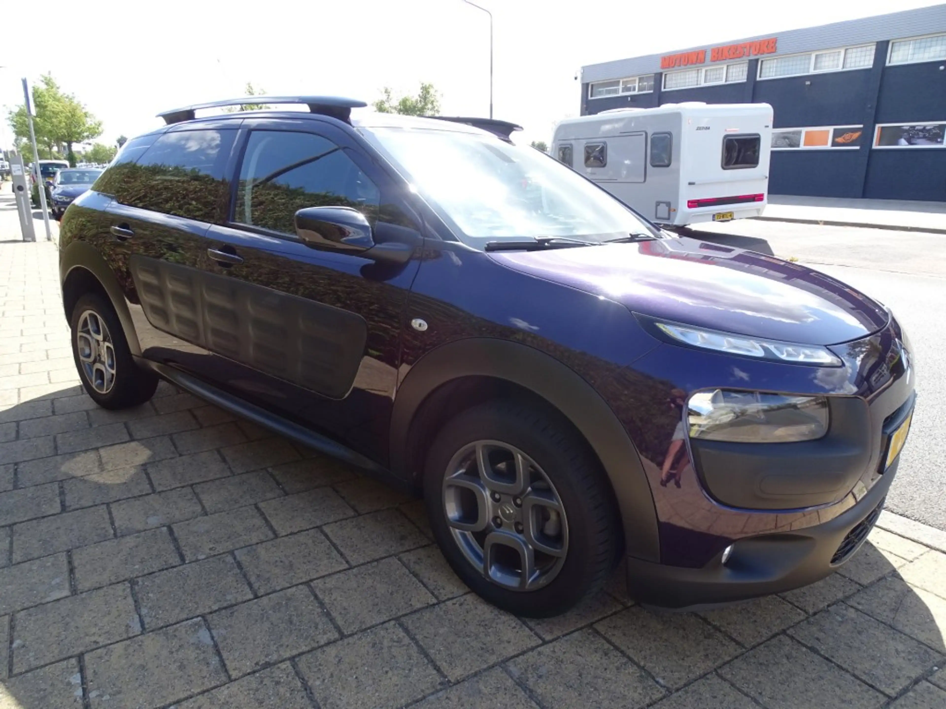 Citroen C4 1.2 PURETECH SHINE-Navi-Cruise-Blth-ARC-ECC — photo 2