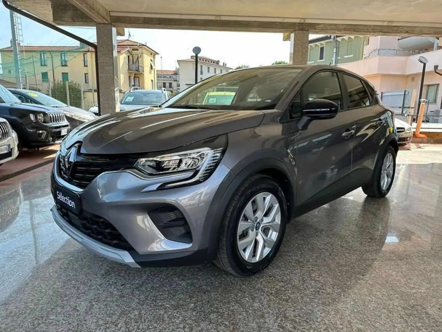 Renault Captur Hybrid HEV E-Tech 145CV Zen Grau - 1