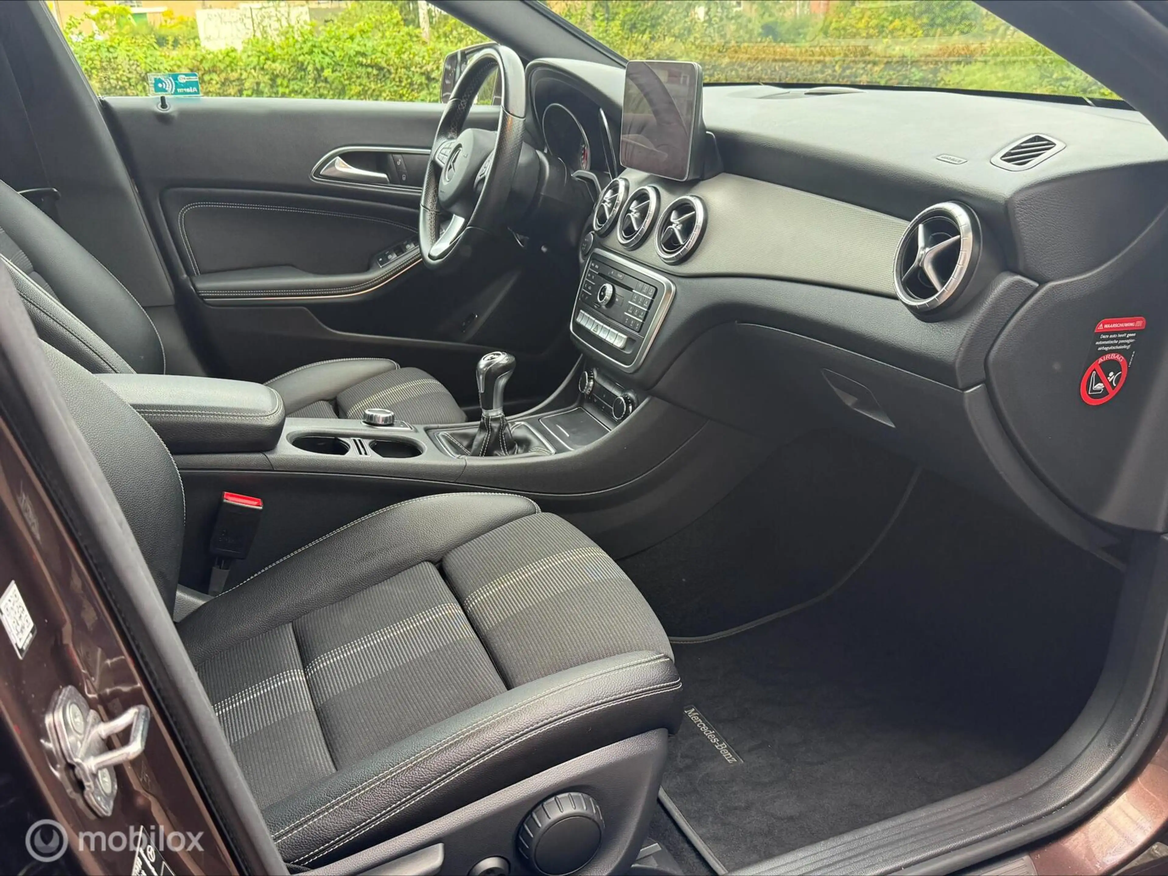 Mercedes-Benz CLA 180 Business Solution Plus Upgrade Edition — photo 4