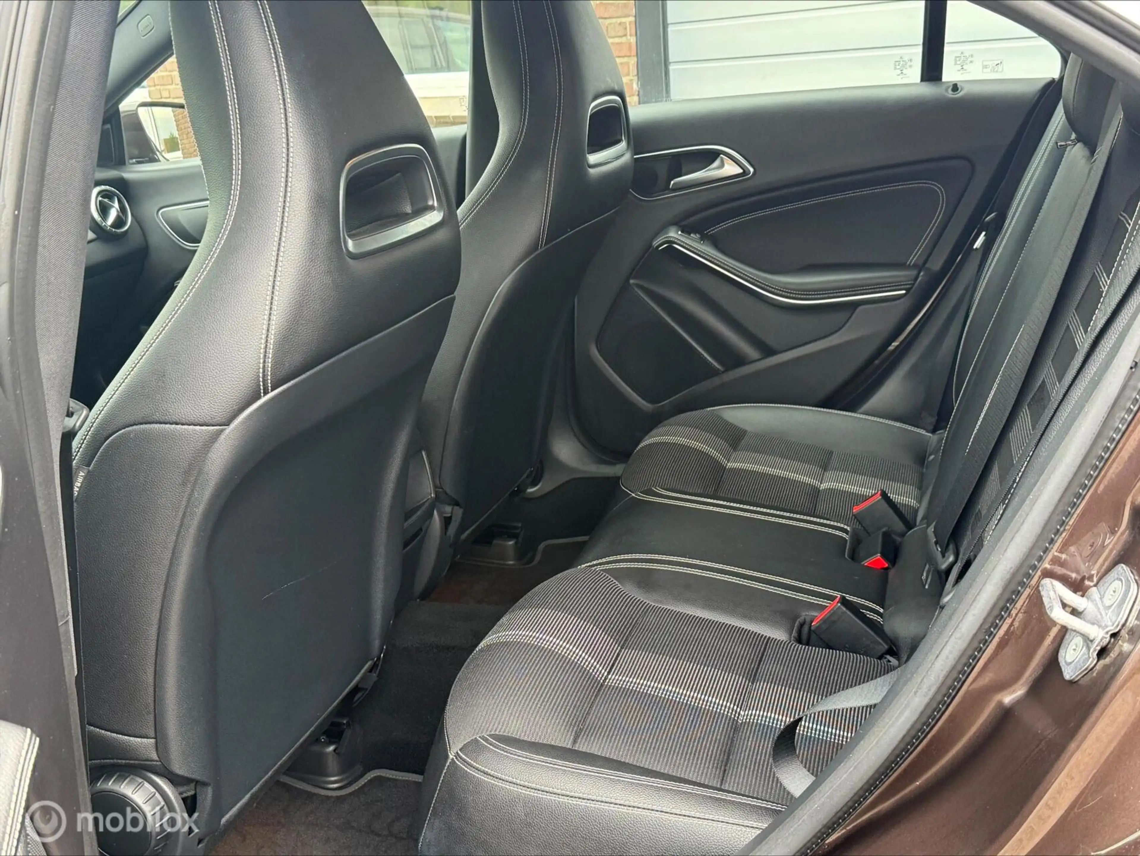 Mercedes-Benz CLA 180 Business Solution Plus Upgrade Edition — photo 18