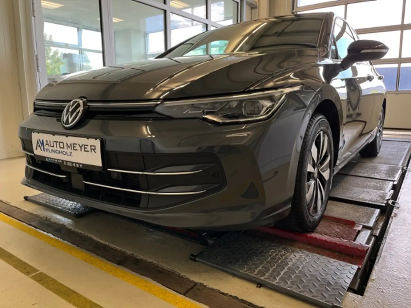 Volkswagen Golf VIII GOAL 1.5 TSI Navi AHK LED-Plus Rückfahrkamer Gris - 2