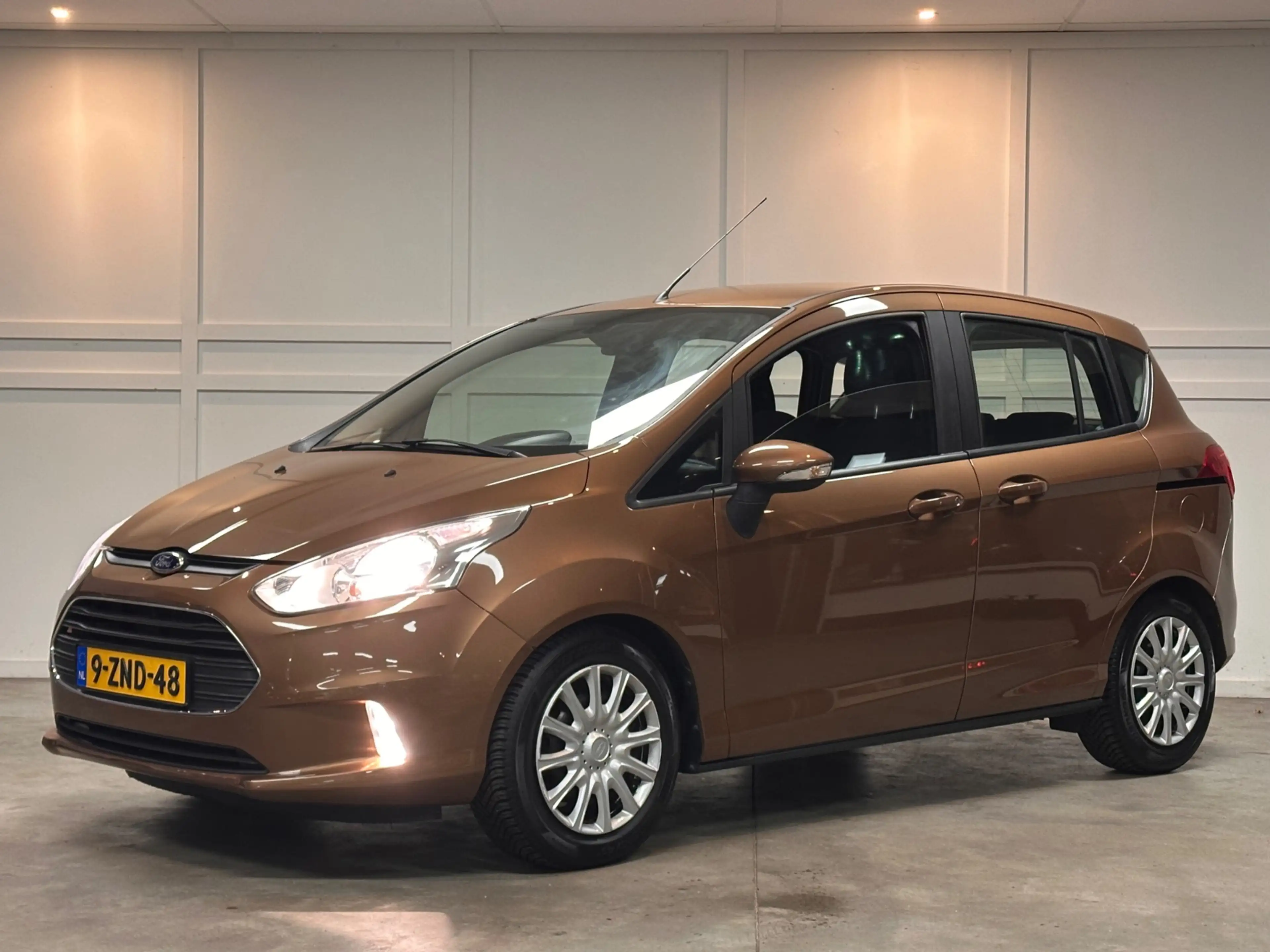 Ford B-Max 1.0 EcoBoost 64.675KM NaP D riem vervangen — photo 3