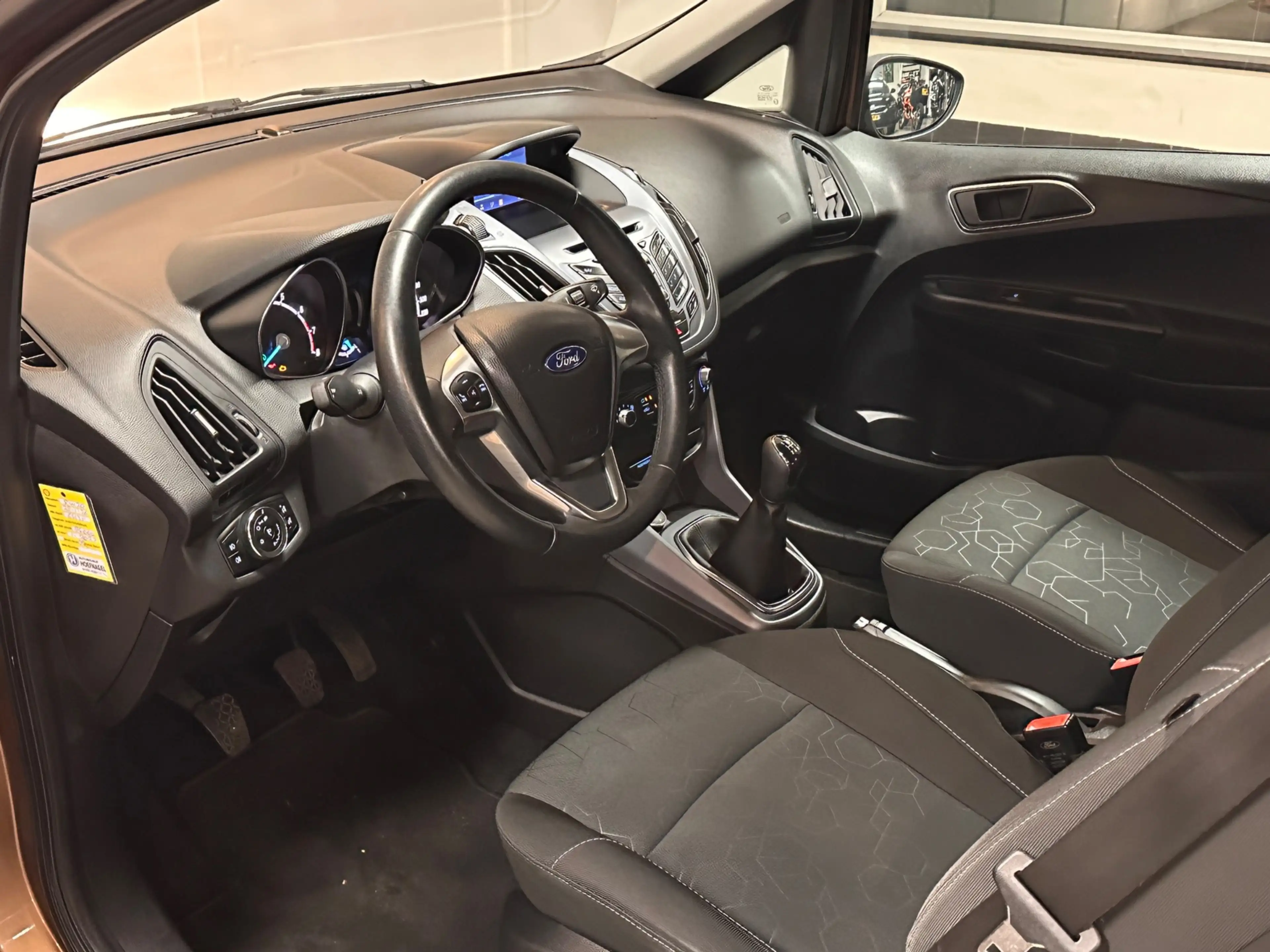 Ford B-Max 1.0 EcoBoost 64.675KM NaP D riem vervangen — photo 4