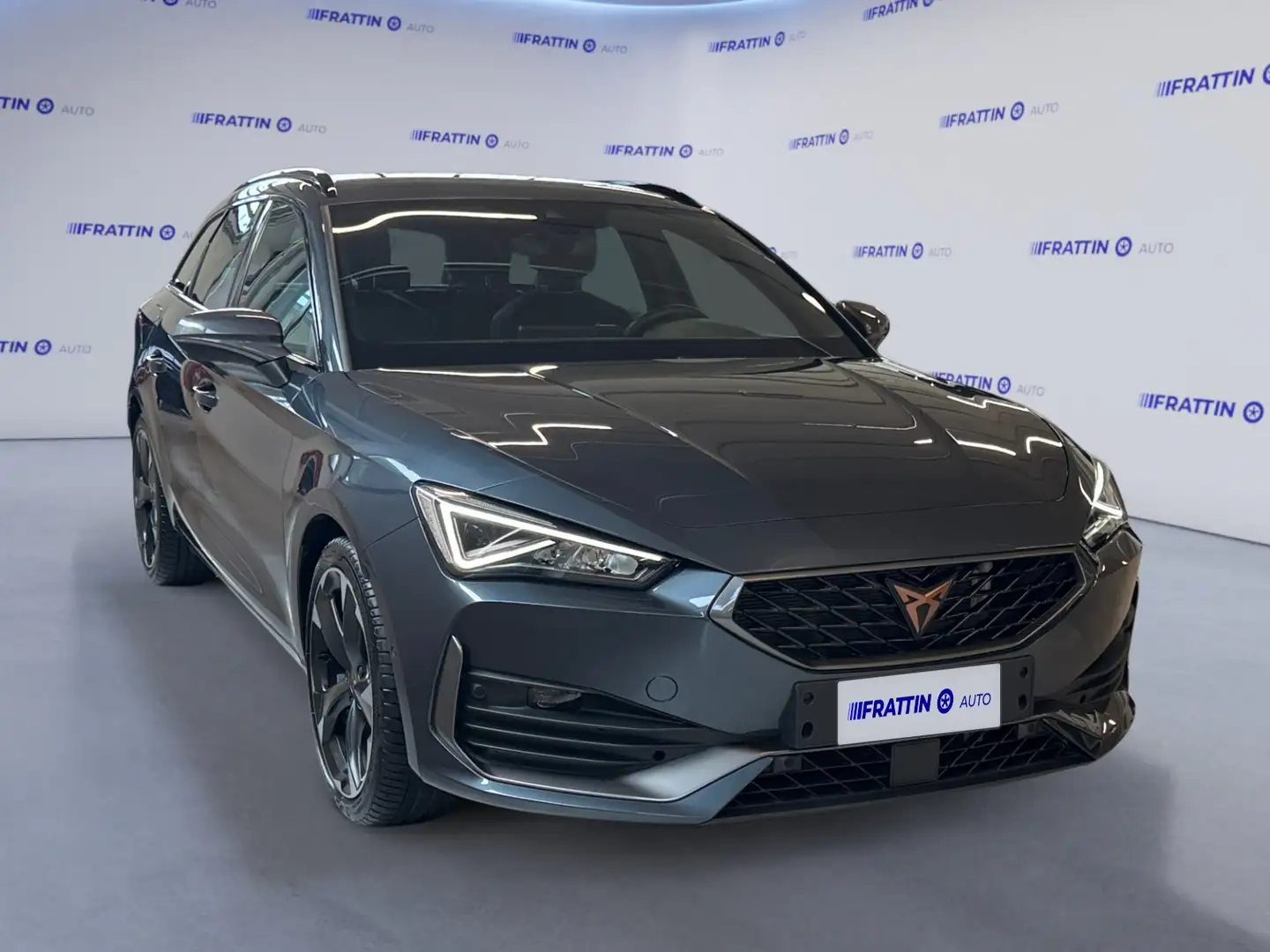 CUPRA Leon Sportstourer 1.5 Hybrid 150 CV DSG Grigio - 2