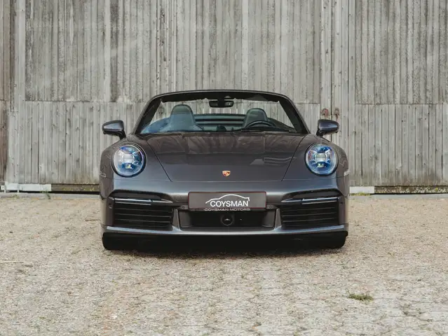Porsche 992 view 5
