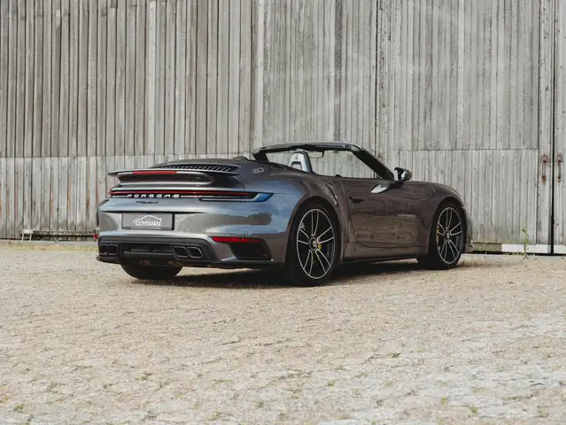 Porsche 992 view 15