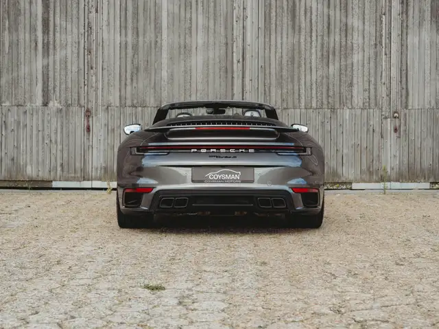 Porsche 992 view 13