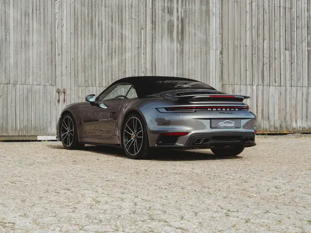 Porsche 992 view 10