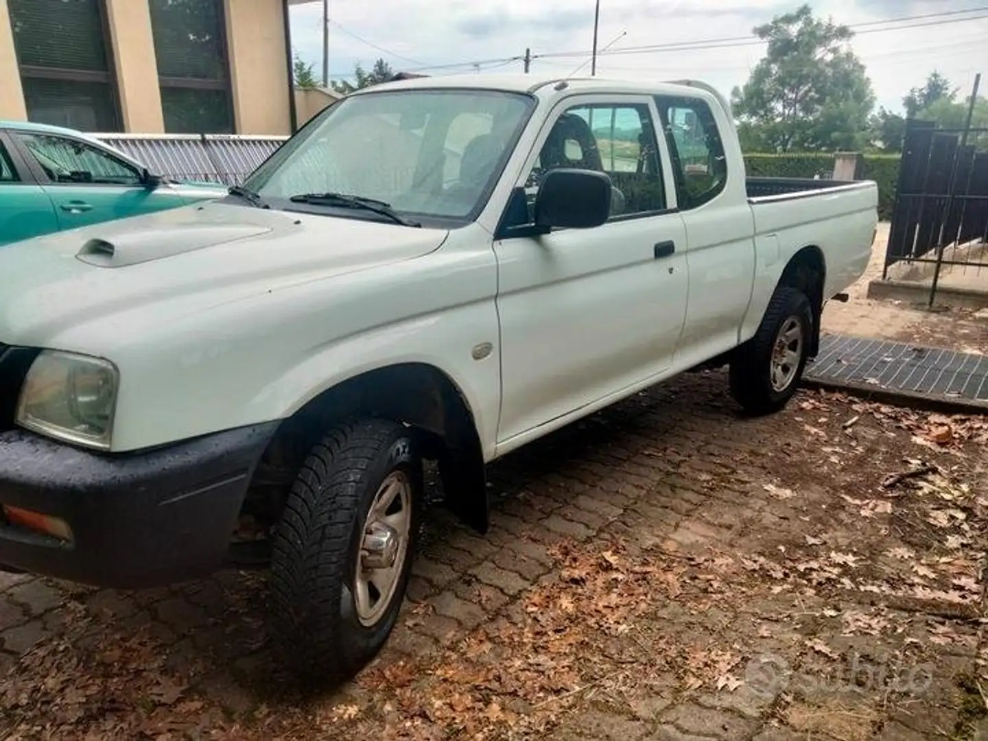 Mitsubishi L200 L200 Cab III 2001 d.cab 2.5 tdi GLS Air 4wd 115cv Bianco - 2