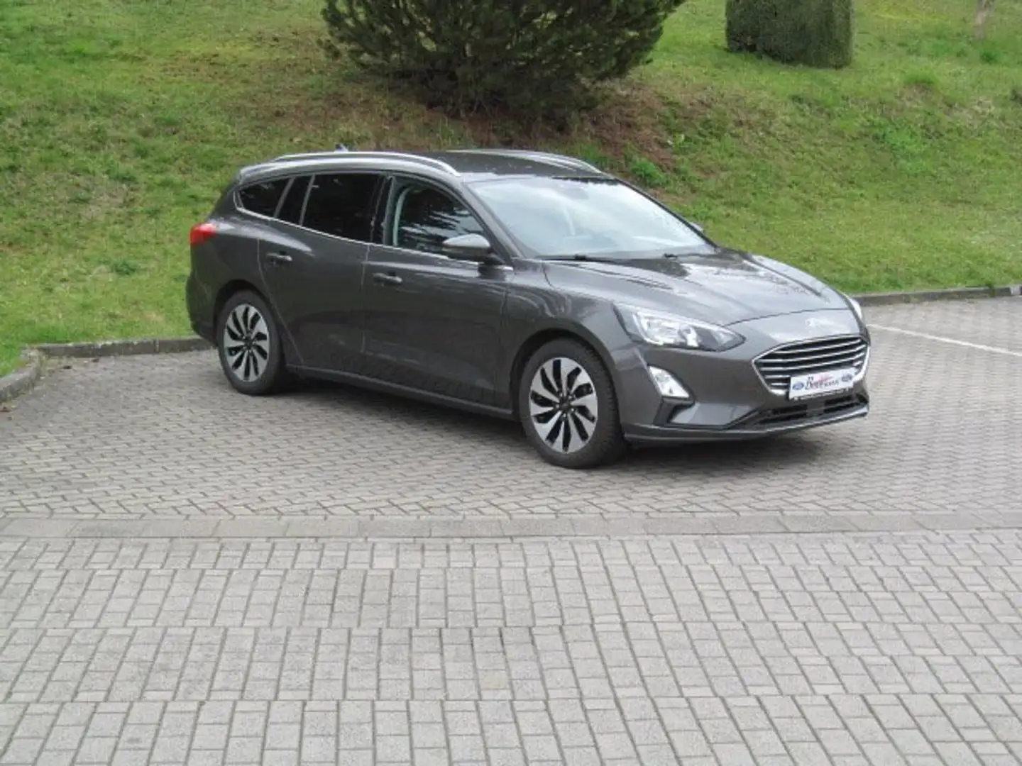 Ford Focus Cool + Connect Gris - 2