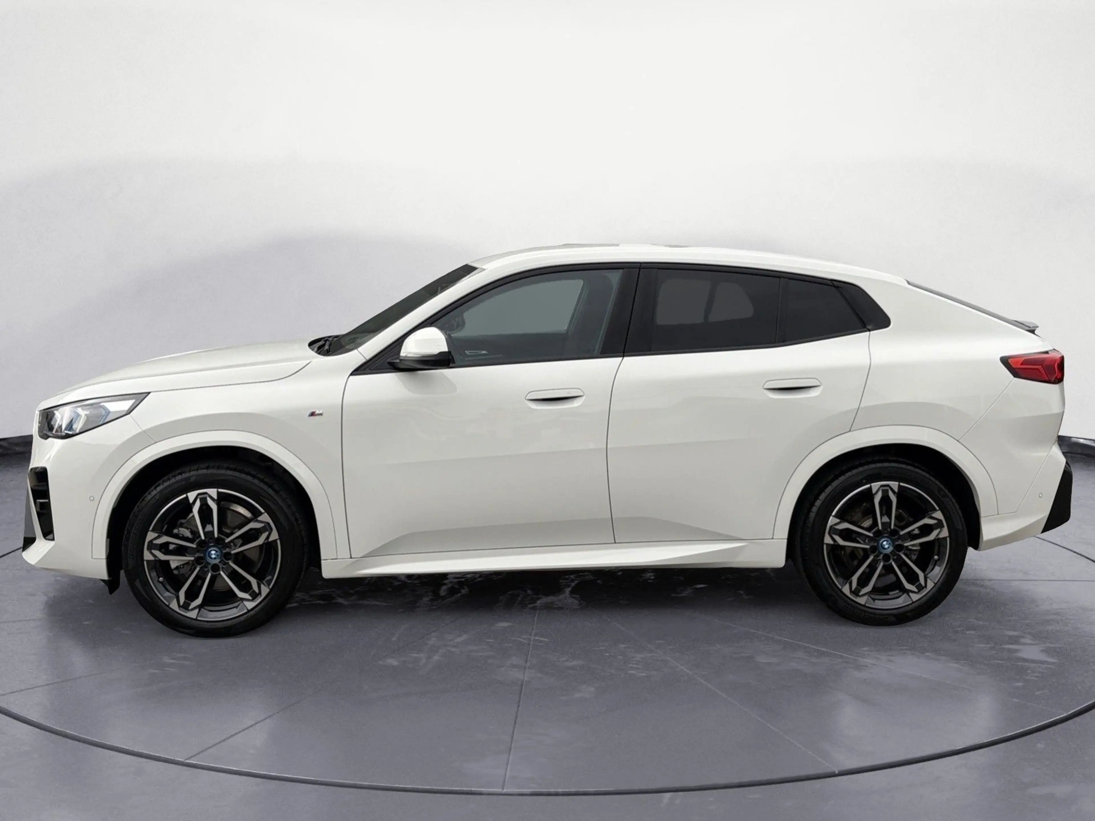 BMW iX2 ix2 xDrive30 Navi Tempom.aktiv Bluetooth PDC Hea — photo 4