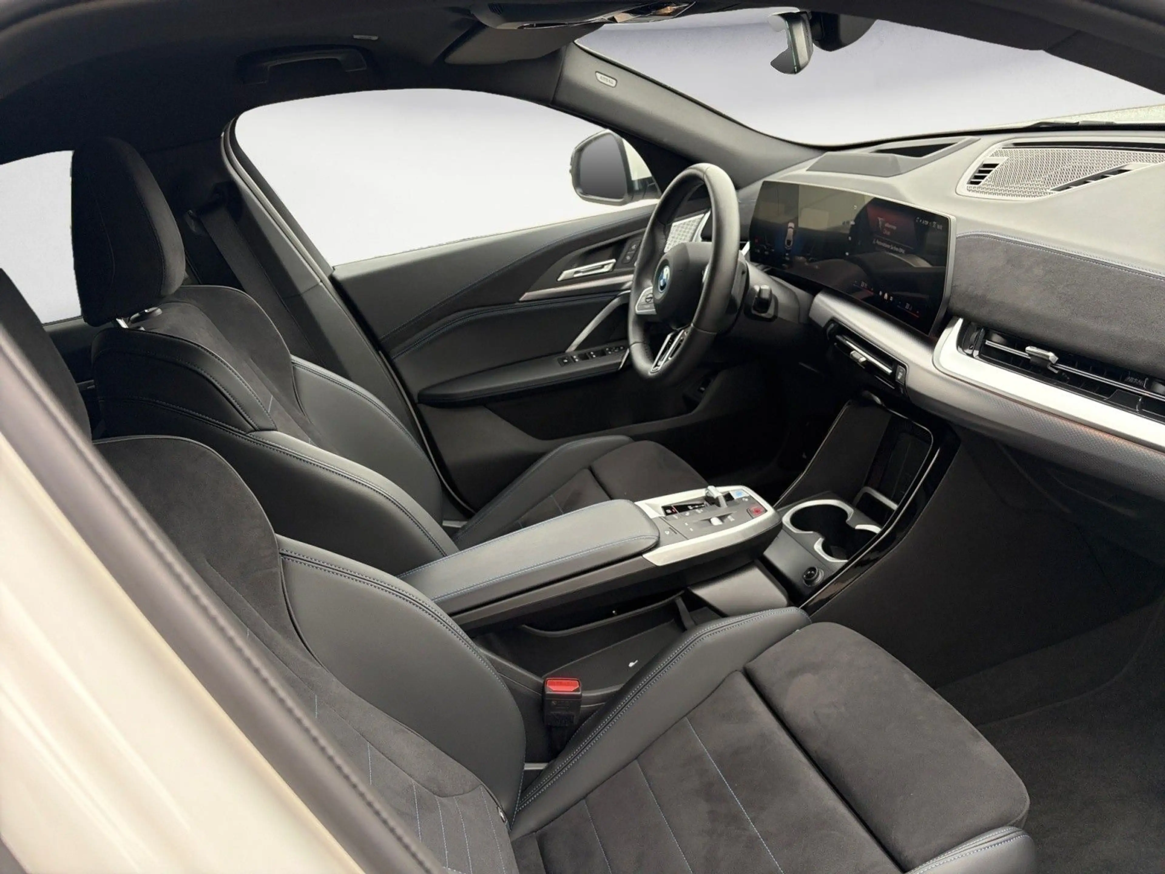 BMW iX2 ix2 xDrive30 Navi Tempom.aktiv Bluetooth PDC Hea — photo 15