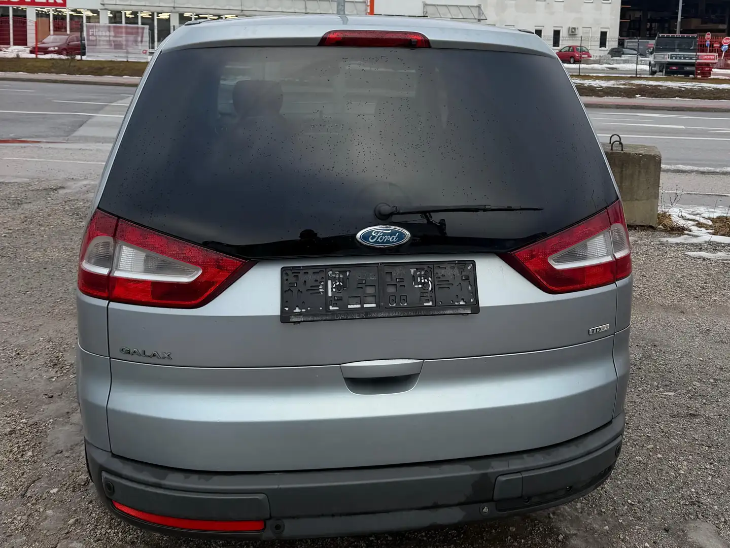 Ford Galaxy Ghia Grau - 2