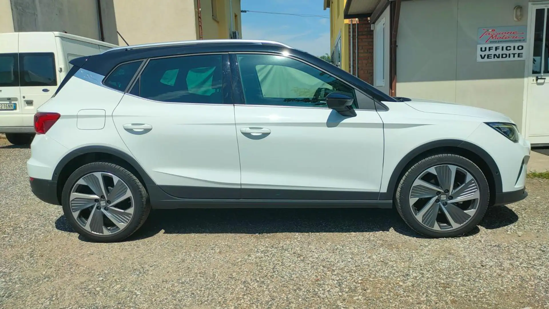 SEAT Arona 1.0 TGI 90 CV FR METANO Wit - 2