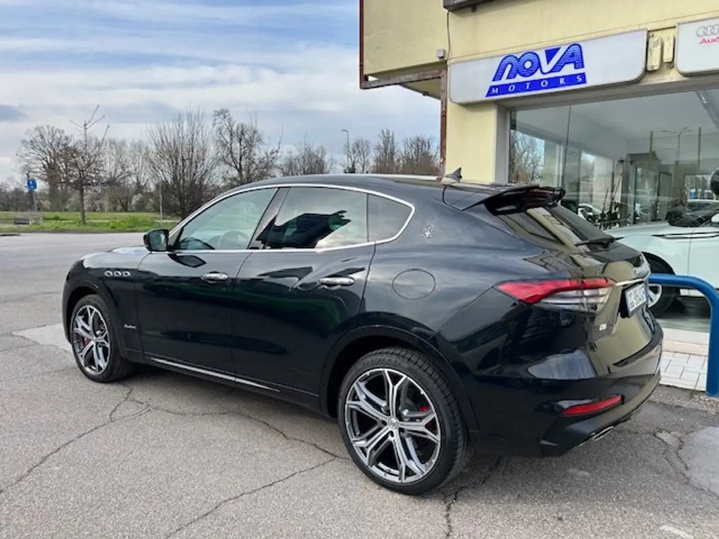 Maserati Levante Levante 3.0 V6 Gransport 350cv SUBENTRO LEASING Negro - 2