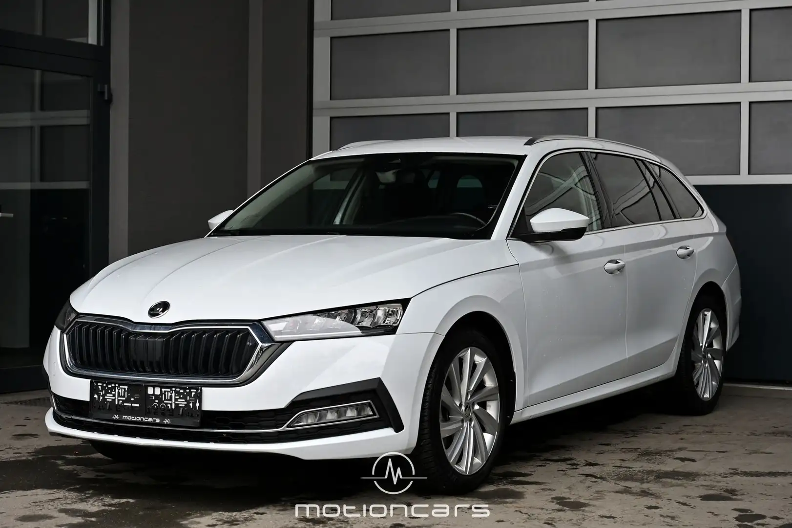 Skoda Octavia 2.0 TDI DPF Ambition Pickerl NEU Weiß - 1