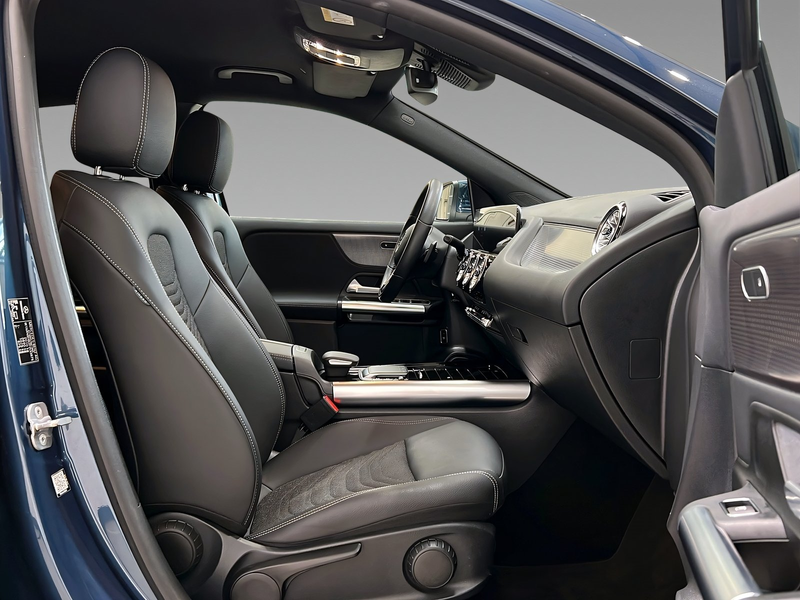 Mercedes-Benz GLA 200 PROGRESSIVE+LED+CarPlay+Kam+TotW+AHK+SHz — photo 12
