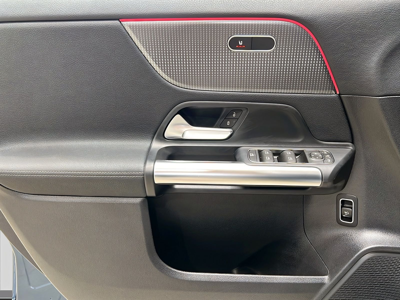 Mercedes-Benz GLA 200 PROGRESSIVE+LED+CarPlay+Kam+TotW+AHK+SHz — photo 14