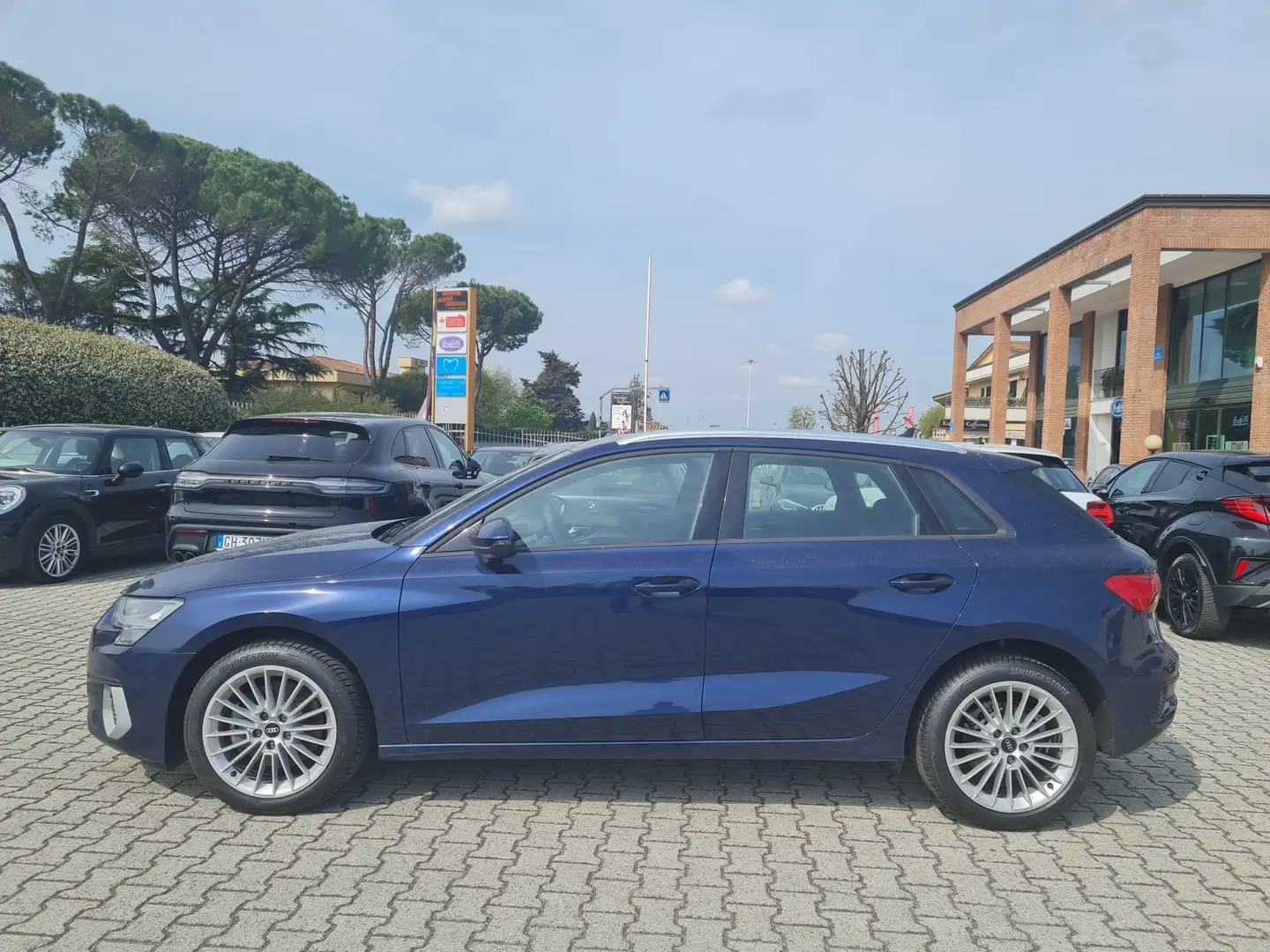 Audi A3 SPB 30 TDI ADVANCED Blu/Azzurro - 2