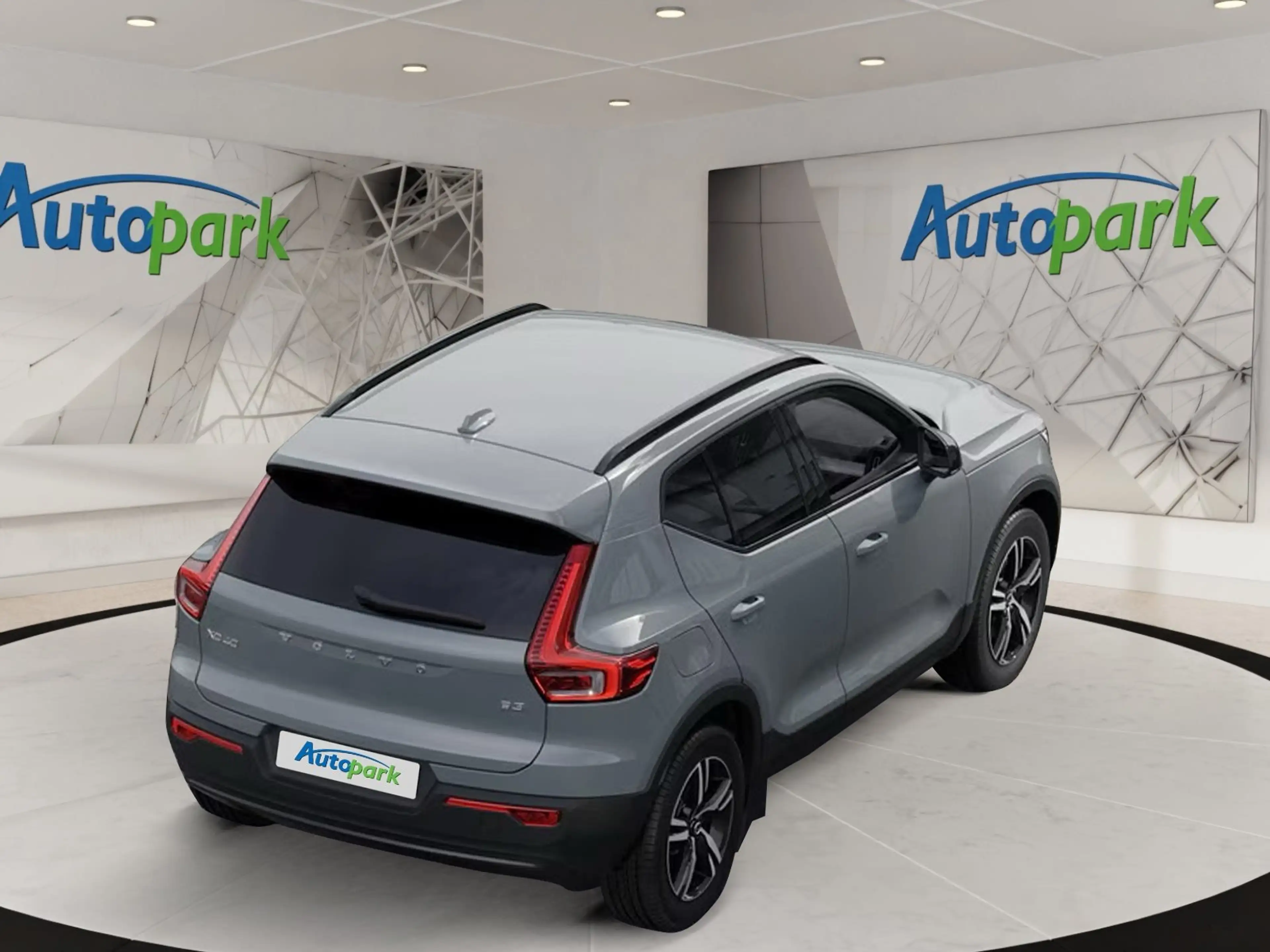 Volvo XC40 Plus, B3 Mild Hybrid, Benzin, Dark — photo 14