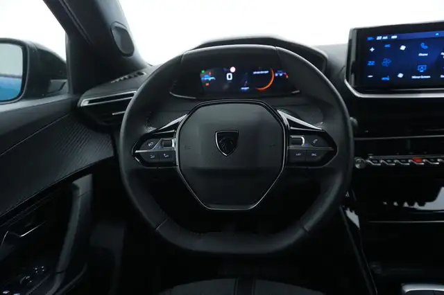 Peugeot 2008 view 11