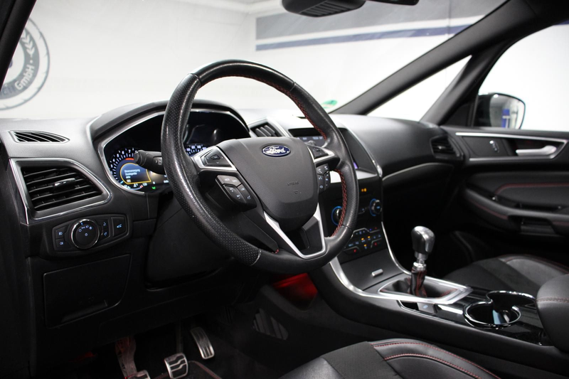 Ford S-Max 1.5EcoBoost ST-Line PANO AHK KAMERA 7SITZE — photo 9