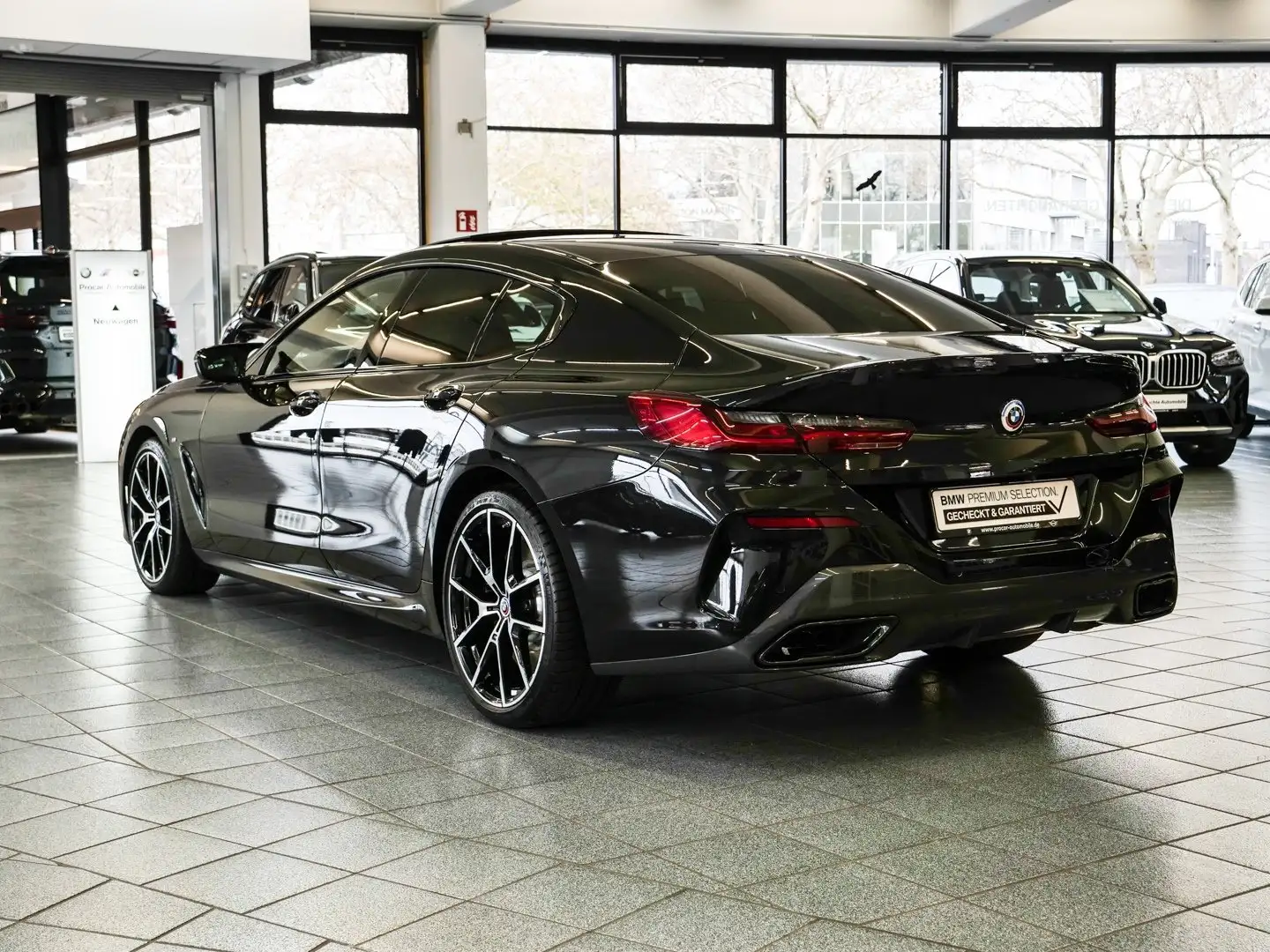 BMW M850 i xDrive M-Sport Aut Nav Laser Pano Komfzg Noir - 2