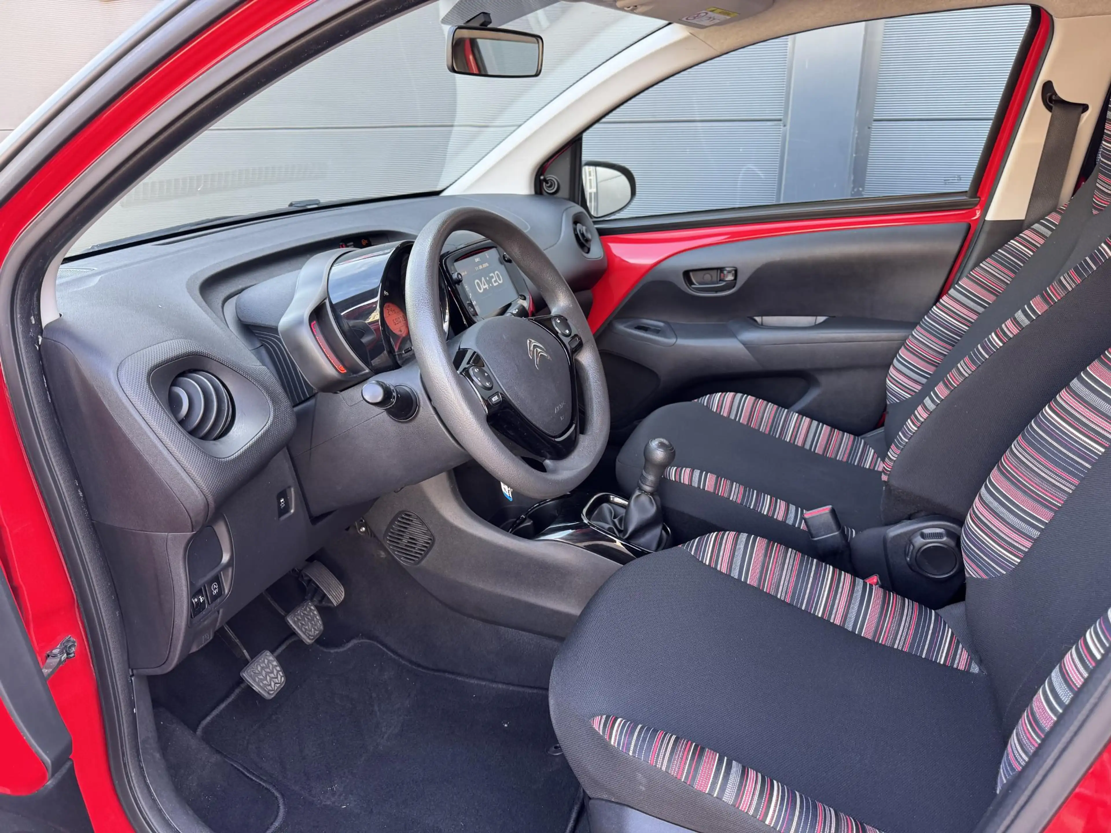 Citroen C1 1.0 VTi Shine / Apple Carplay / Android Auto — photo 11