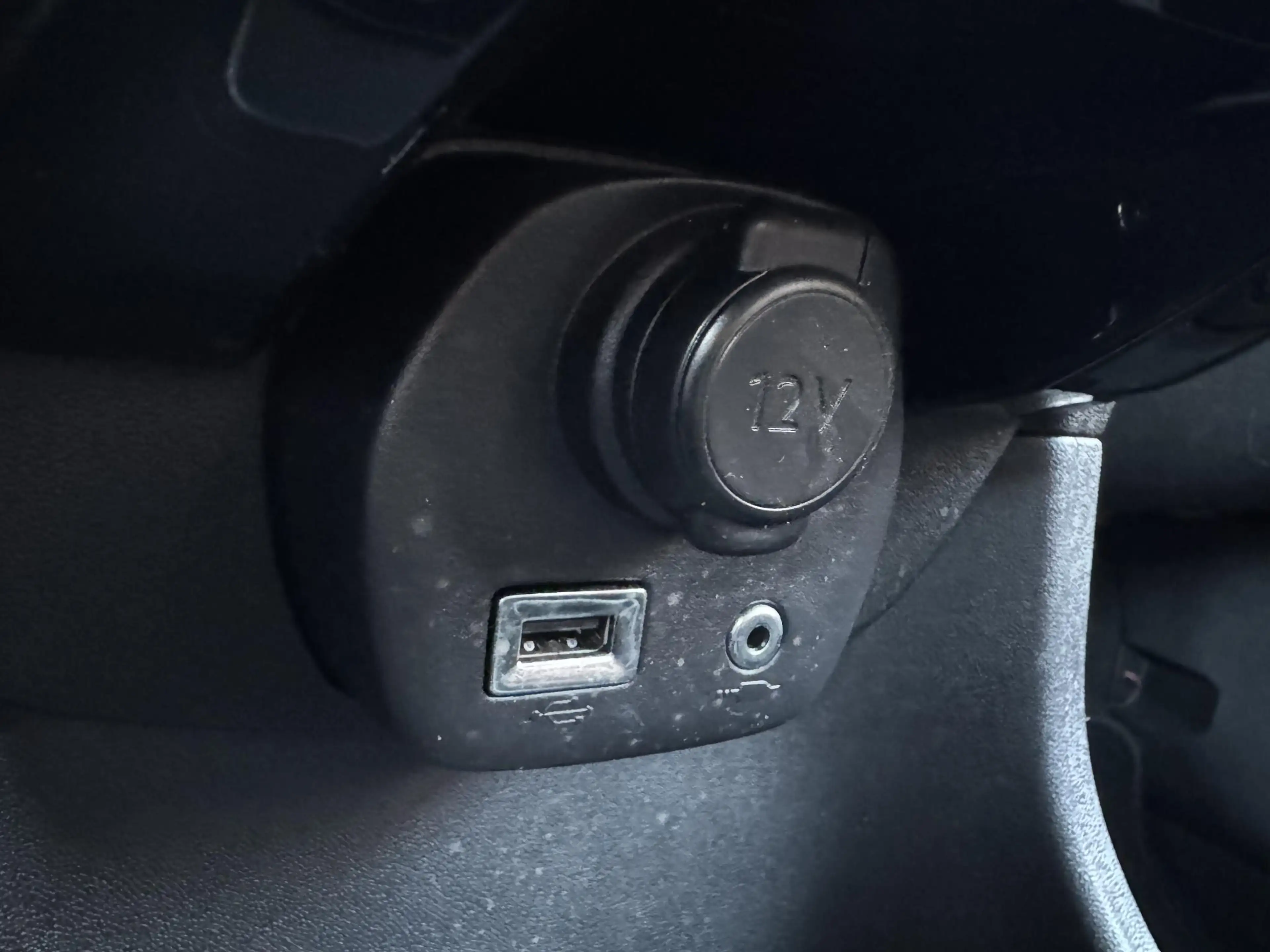 Citroen C1 1.0 VTi Shine / Apple Carplay / Android Auto — photo 32
