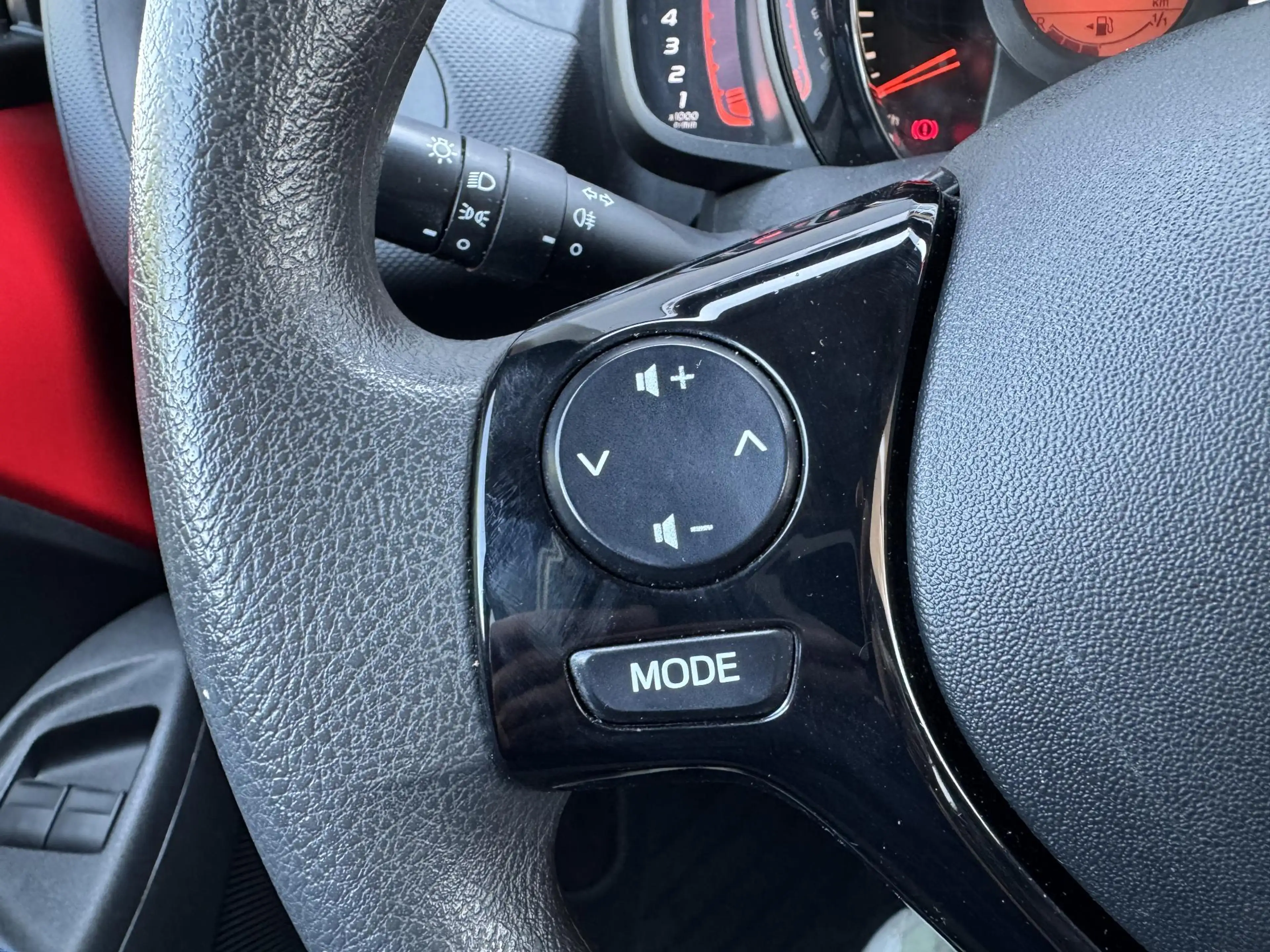Citroen C1 1.0 VTi Shine / Apple Carplay / Android Auto — photo 23