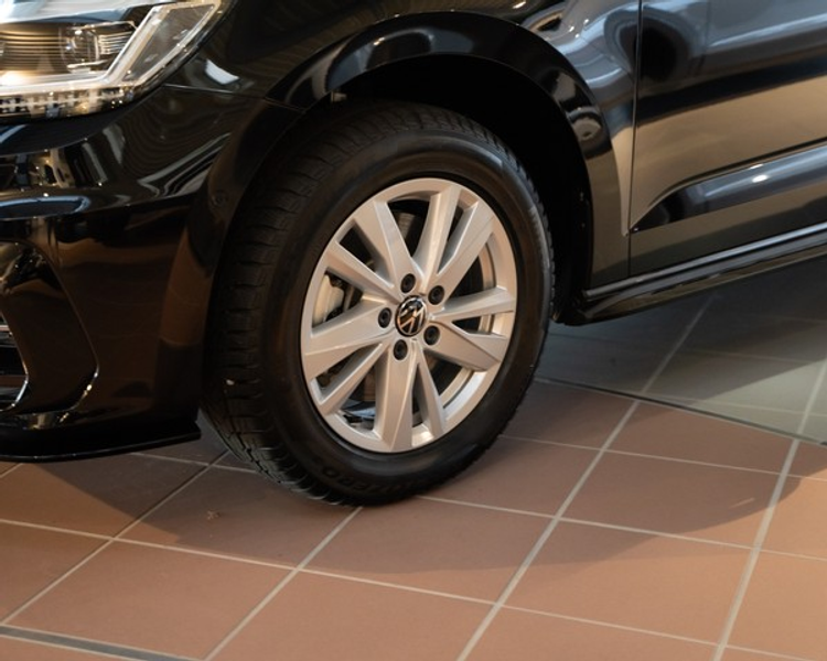 Volkswagen Touran 2,0 TDI DSG — photo 6