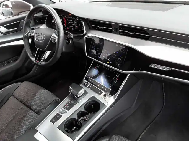 Audi A6 view 9