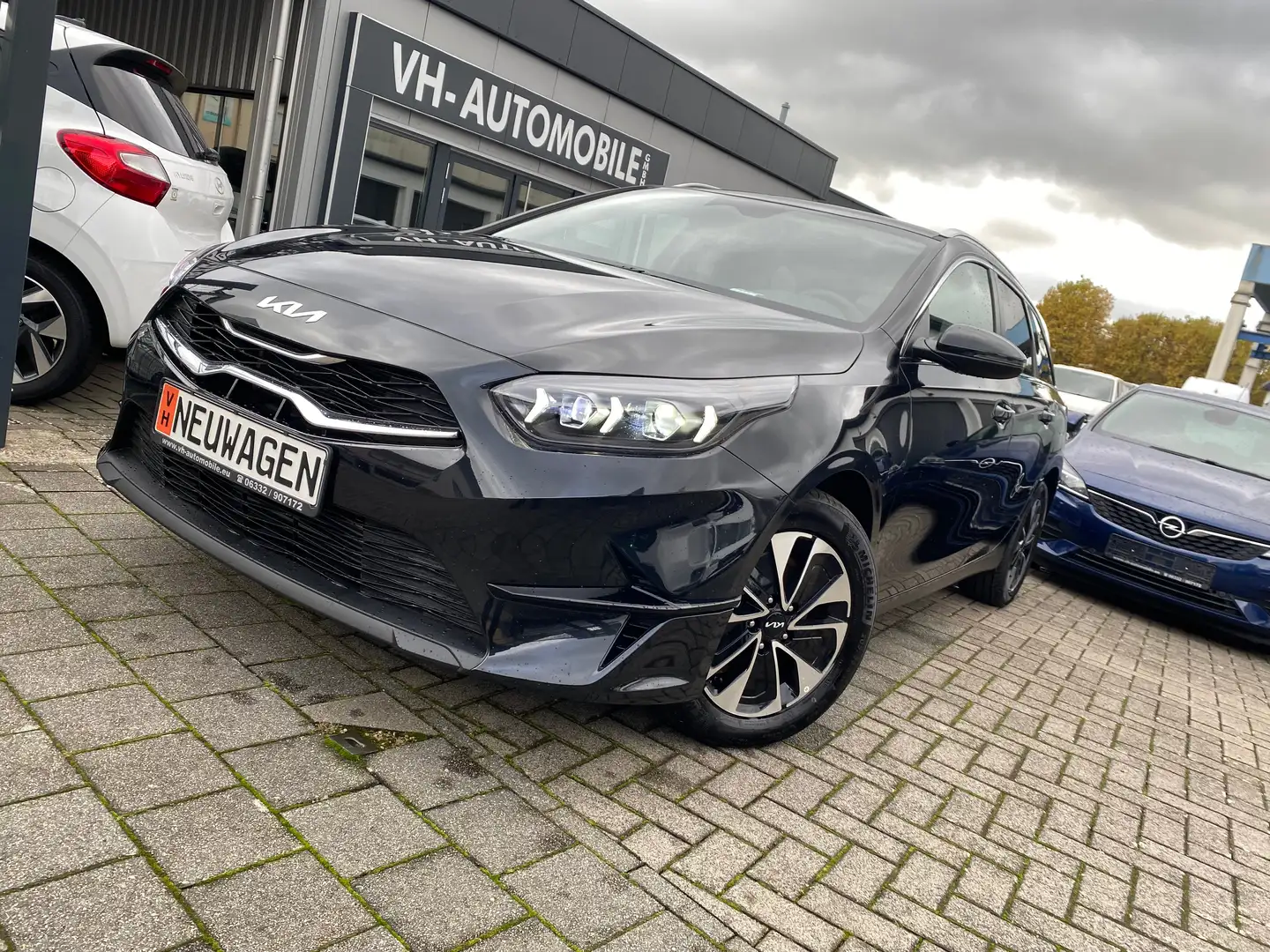 Kia Ceed SW / cee'd SW 16ALU*LED HSW*NAVI&RÜCKFAHRKAMERA*Winterpaket Schwarz - 1