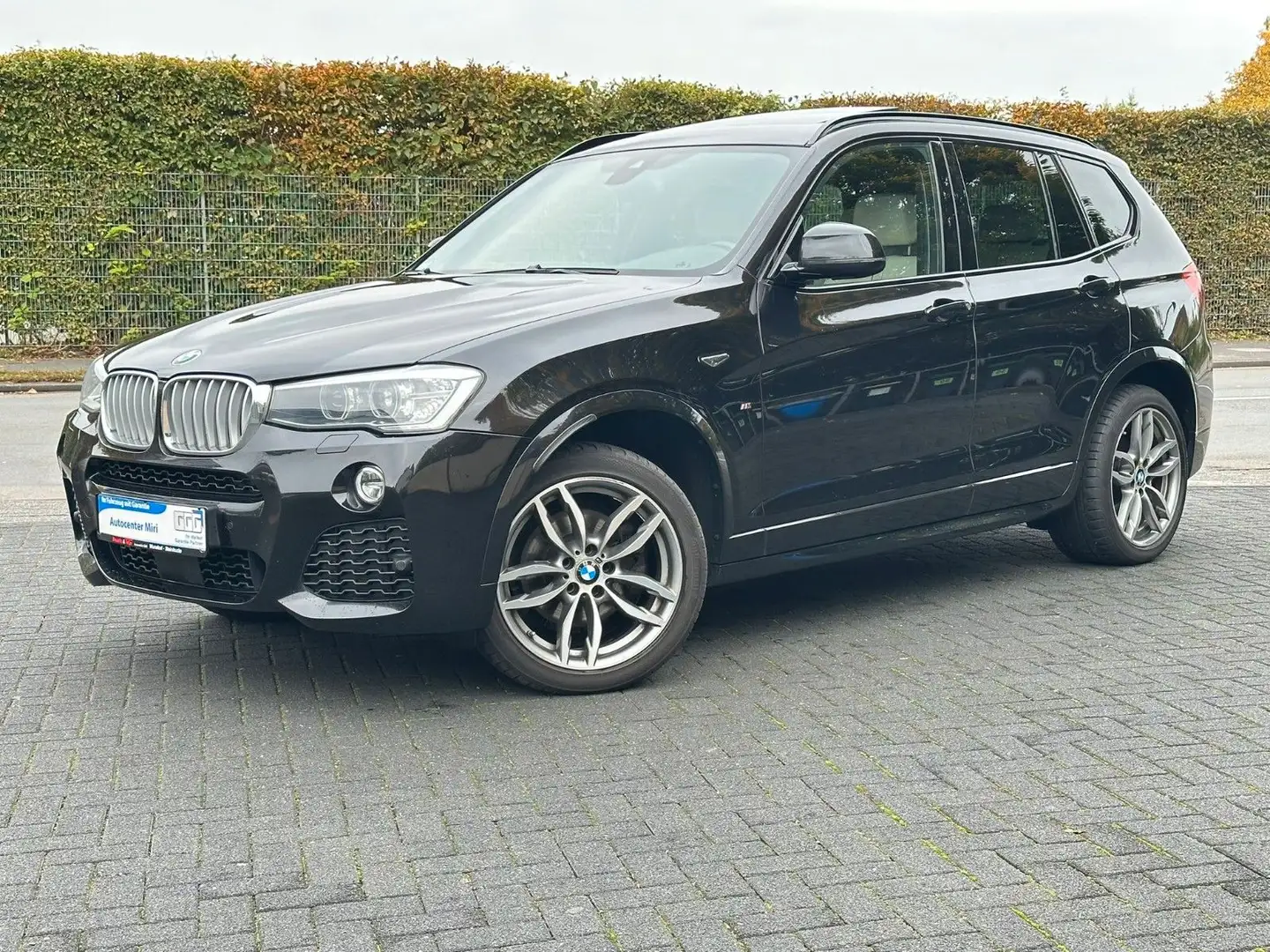 BMW X3 xDrive 30 d M-Sport Pano-LED-AHK-Kamera-Spur- Schwarz - 2