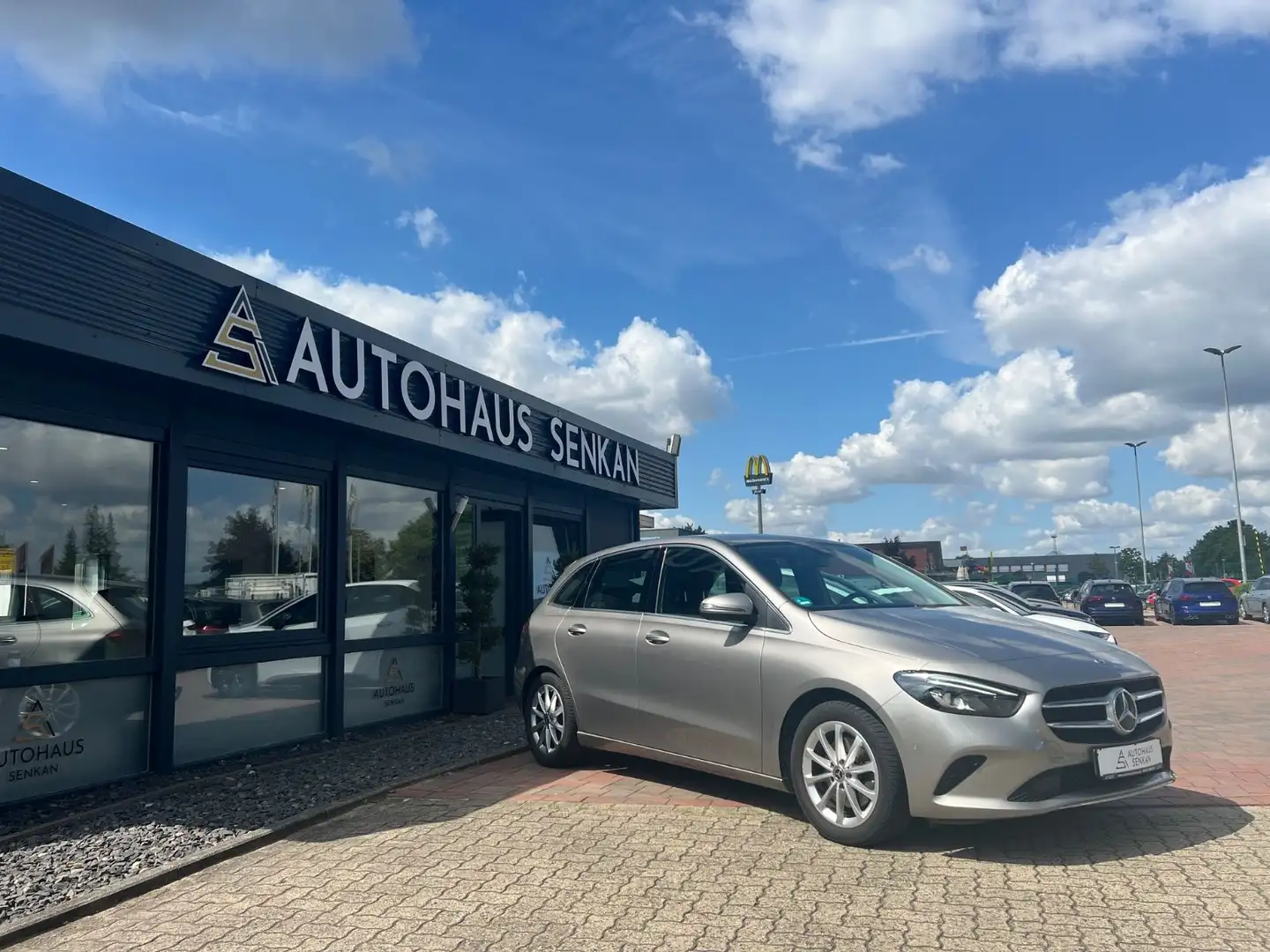 Mercedes-Benz B 220 d*MBUX*TEILLEDER*R-CAM*AHK* Silber - 1