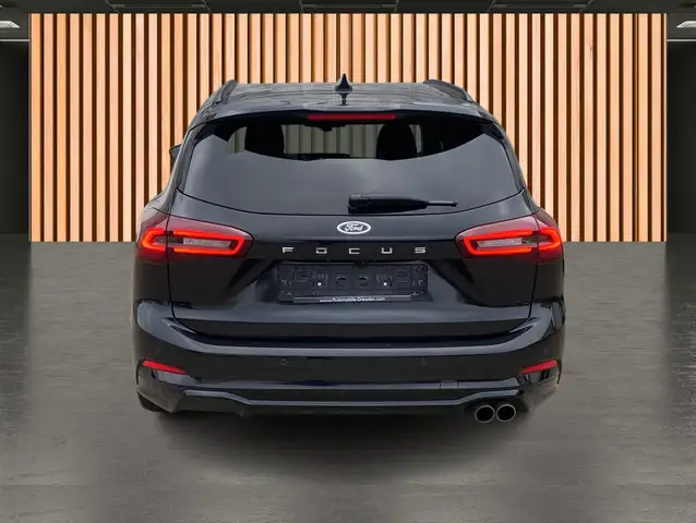 Ford Focus view 19