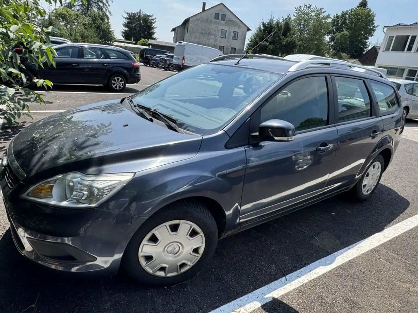 Ford Focus Trend +EXPORT+ Grau - 1
