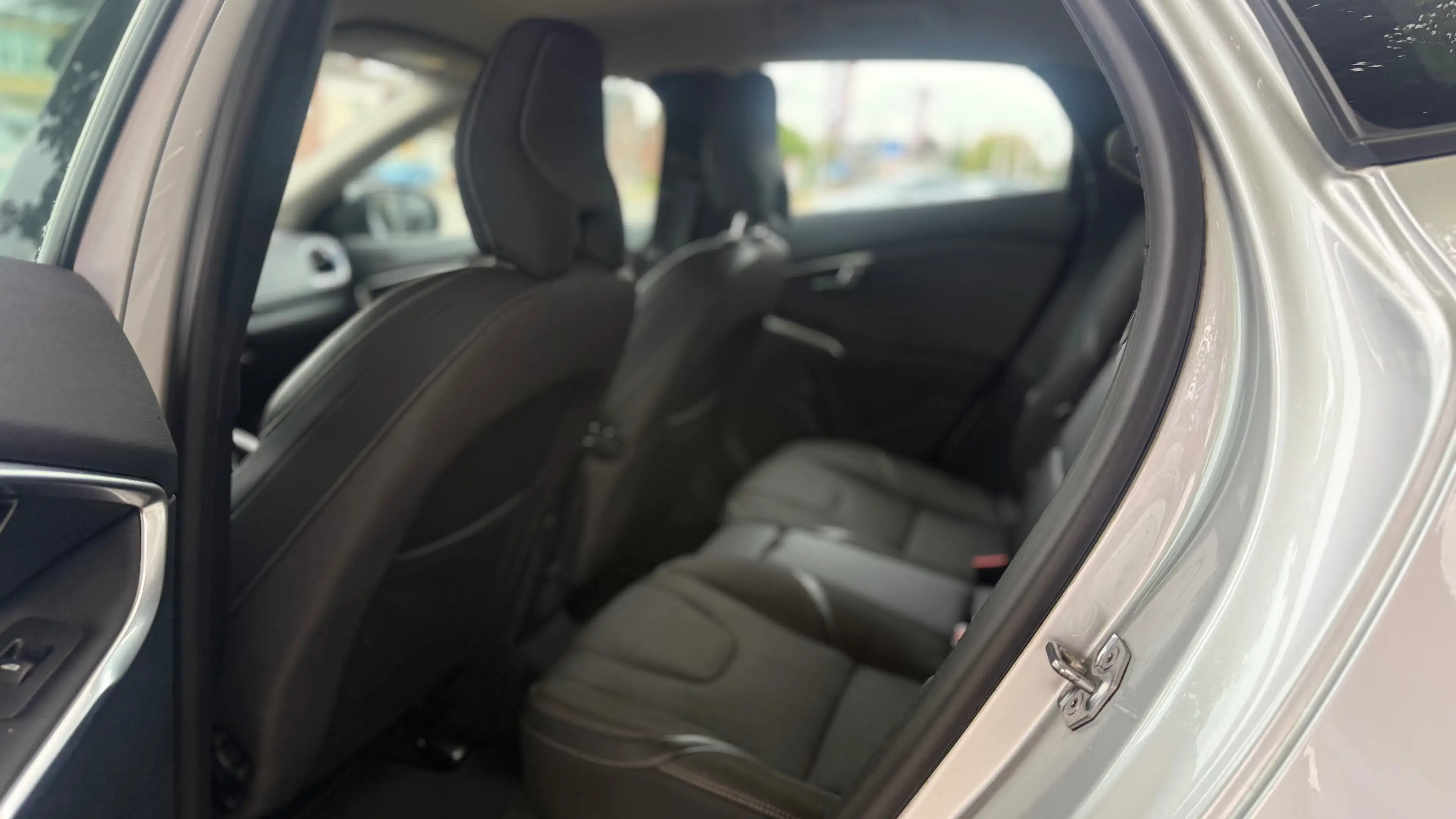 Volvo V40 Cross Country * Cross Country 2.0* AUTO* NAVI* AUTO* XENON* — photo 14