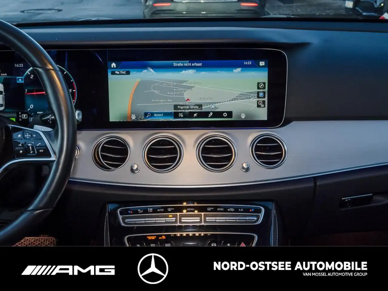 Mercedes-Benz E 220 d AVANTGARDE LED AHK KAMERA AMBIENTE HUD 10