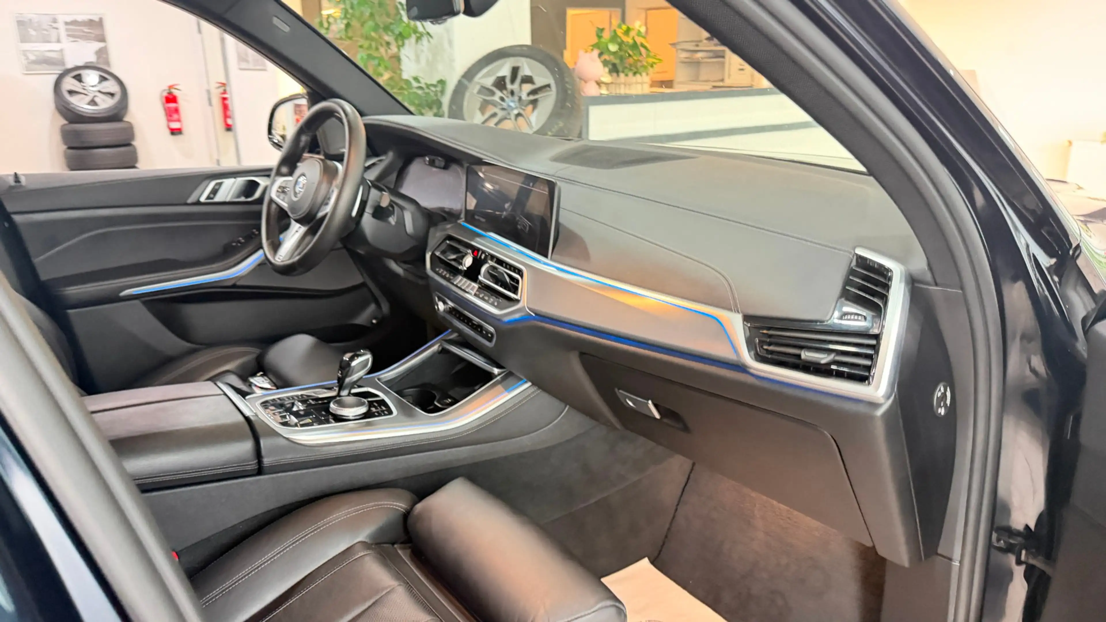 BMW X5 xDrive 45 e M Sport — photo 15