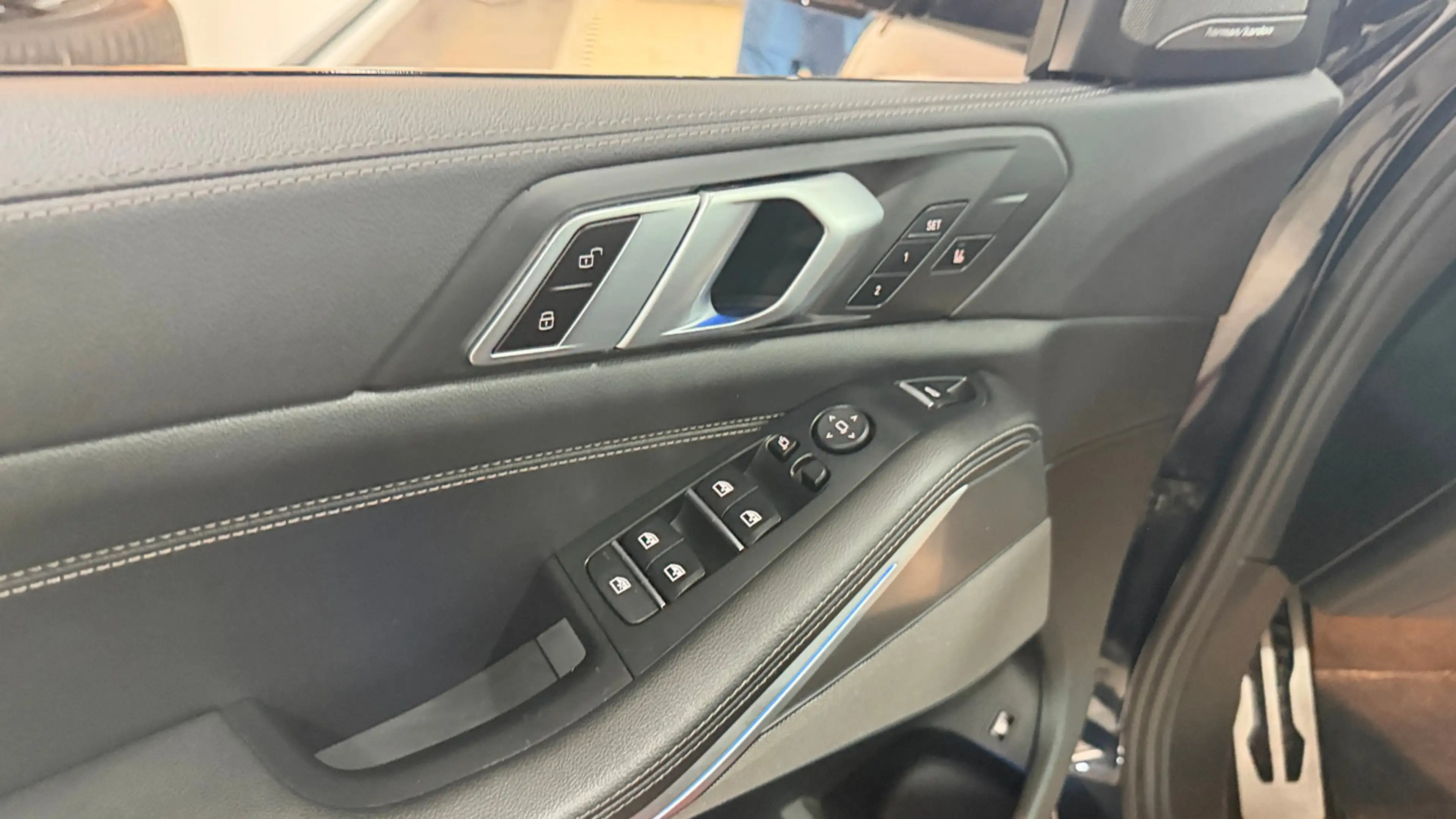 BMW X5 xDrive 45 e M Sport — photo 10