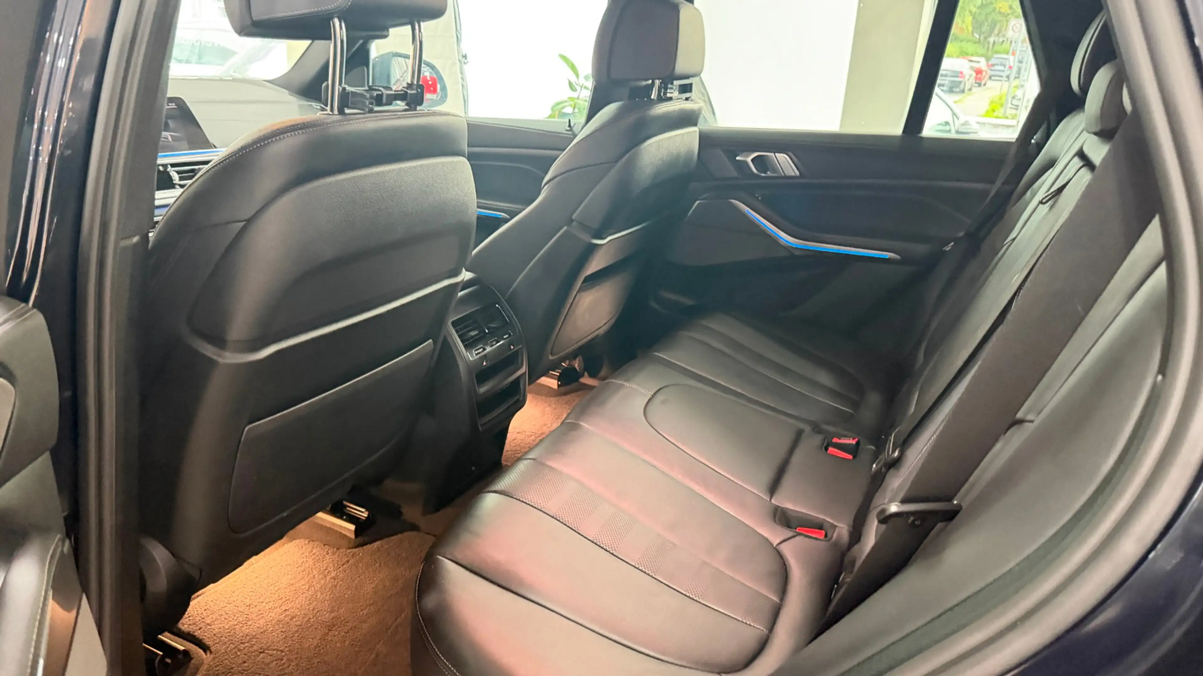 BMW X5 xDrive 45 e M Sport — photo 11