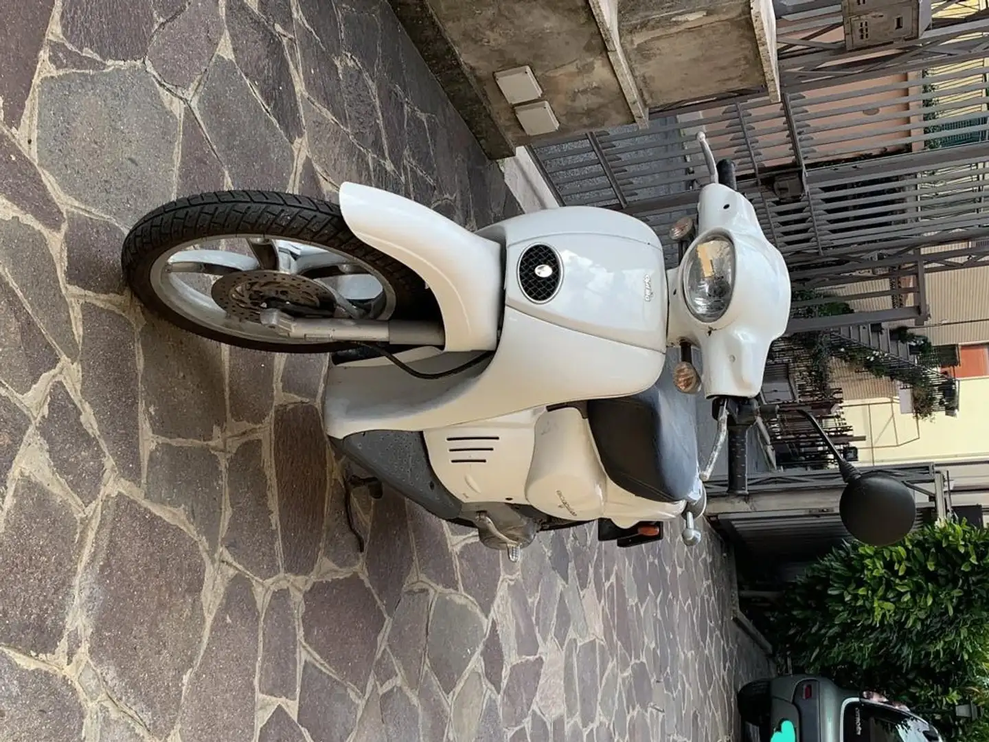Aprilia Scarabeo 50 cc 2T Білий - 1