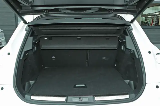DS Automobiles DS 7 Crossback view 6