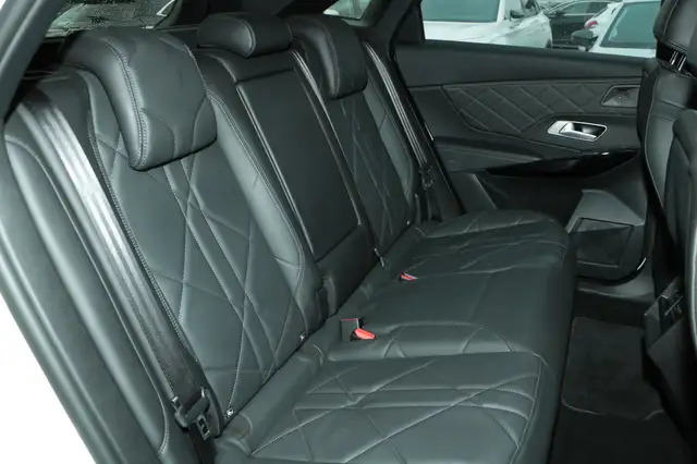 DS Automobiles DS 7 Crossback view 8