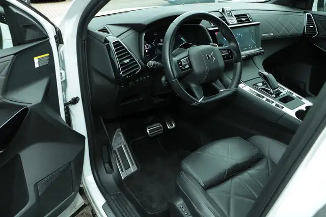 DS Automobiles DS 7 Crossback view 10