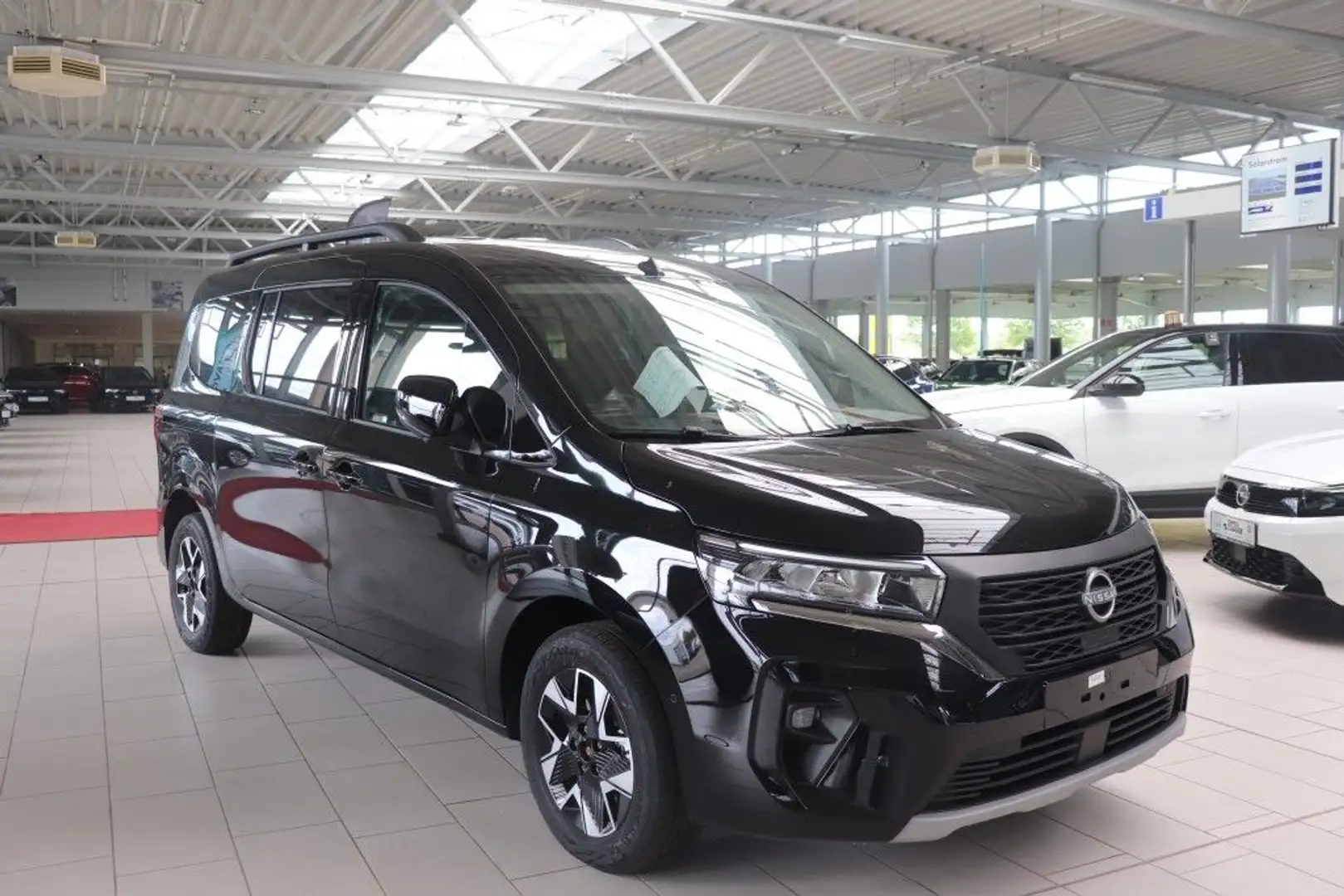 Nissan Townstar DIG-T 130 Kombi L2 N-Connecta Schwarz - 2